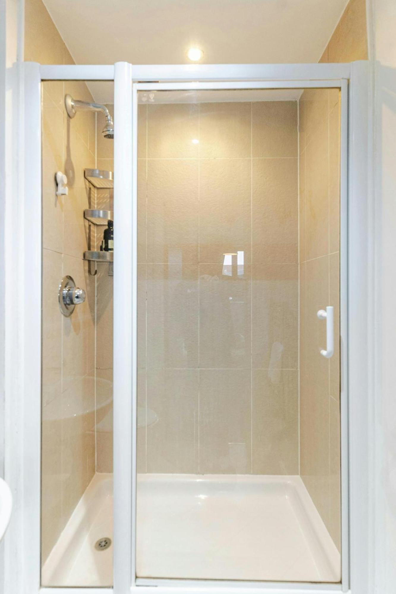 2bed,2bath, Balcony Near New Street, Mailbox & Canals At Skyline Apartment Birmingham