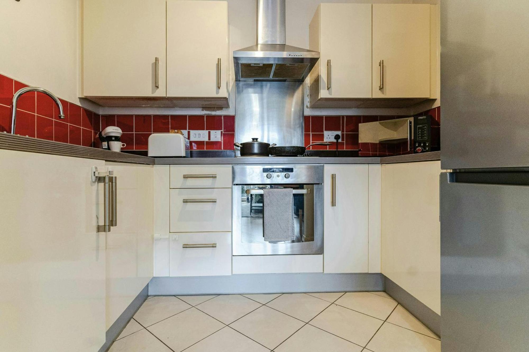 2bed,2bath, Balcony Near New Street, Mailbox & Canals At Skyline Birmingham