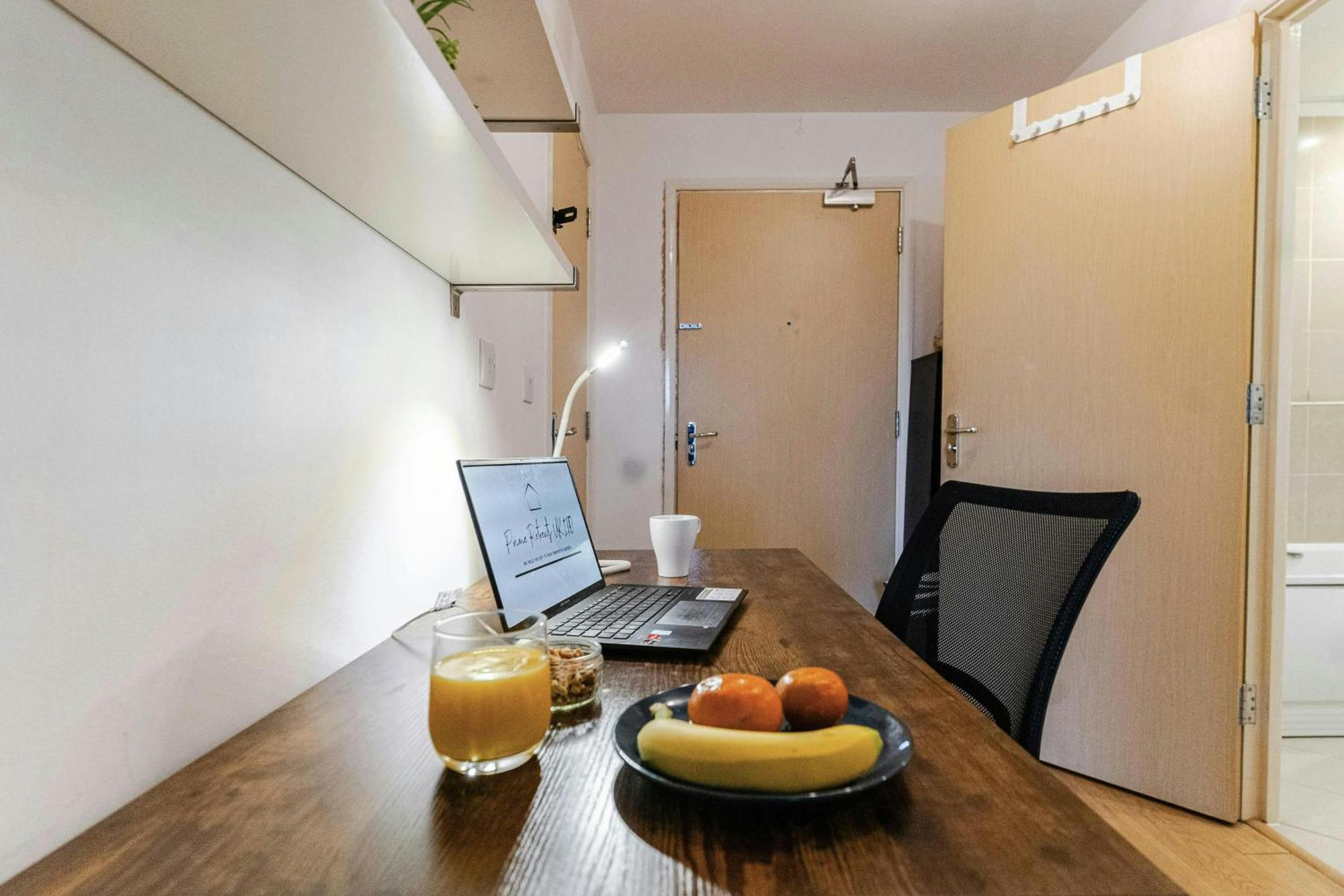 Apartment 2bed,2bath, Balcony Near New Street, Mailbox & Canals At Skyline *