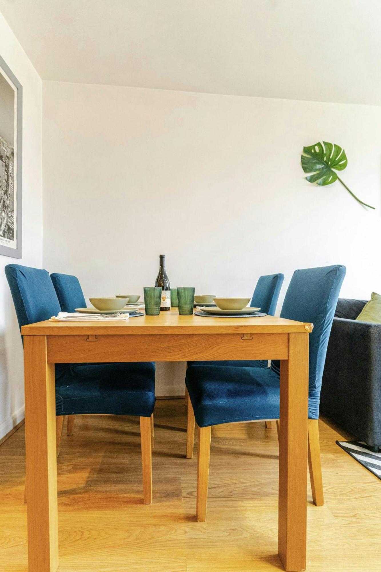 2bed,2bath, Balcony Near New Street, Mailbox & Canals At Skyline * Birmingham