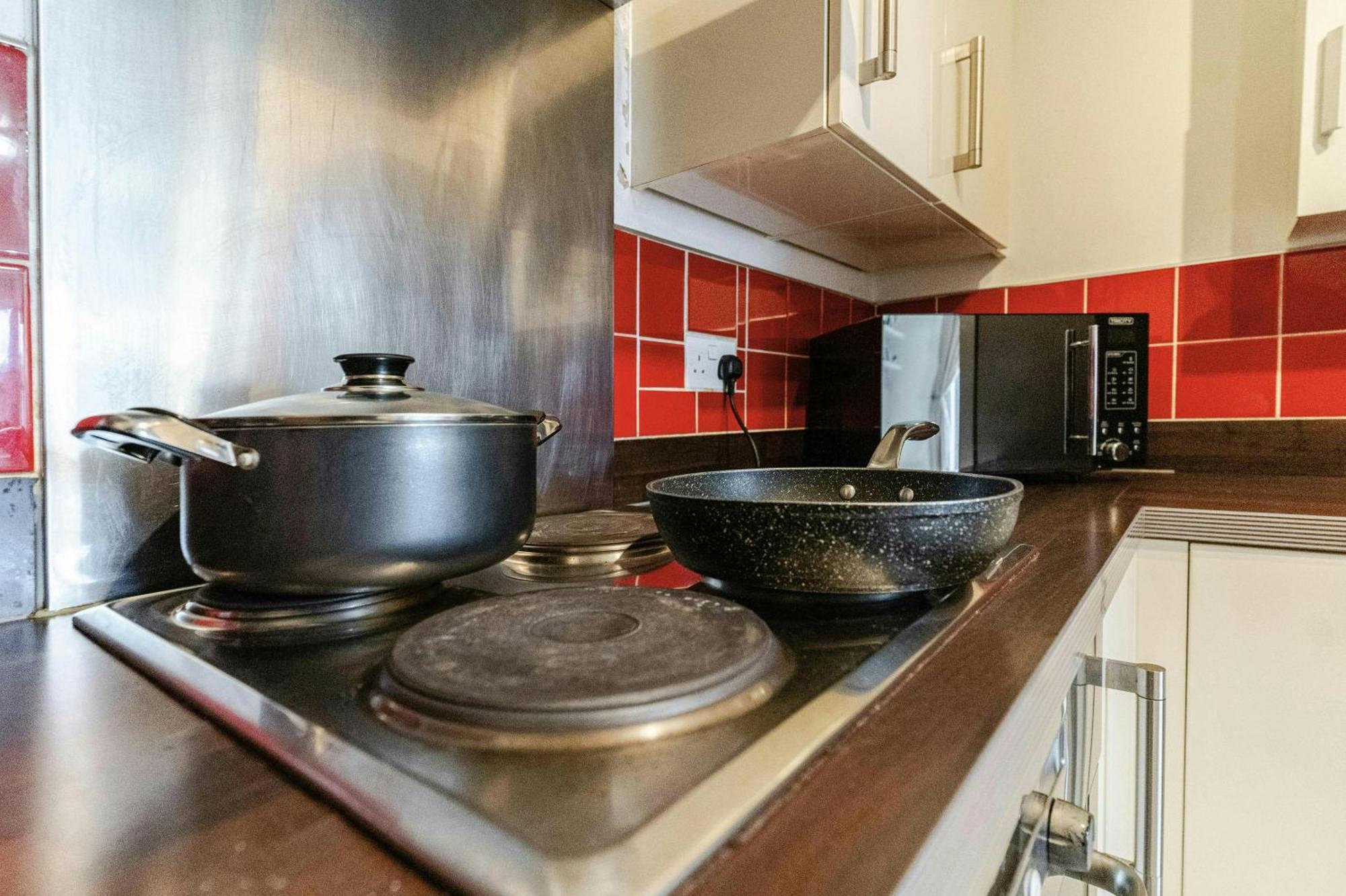 2bed,2bath, Balcony Near New Street, Mailbox & Canals At Skyline Apartment Birmingham