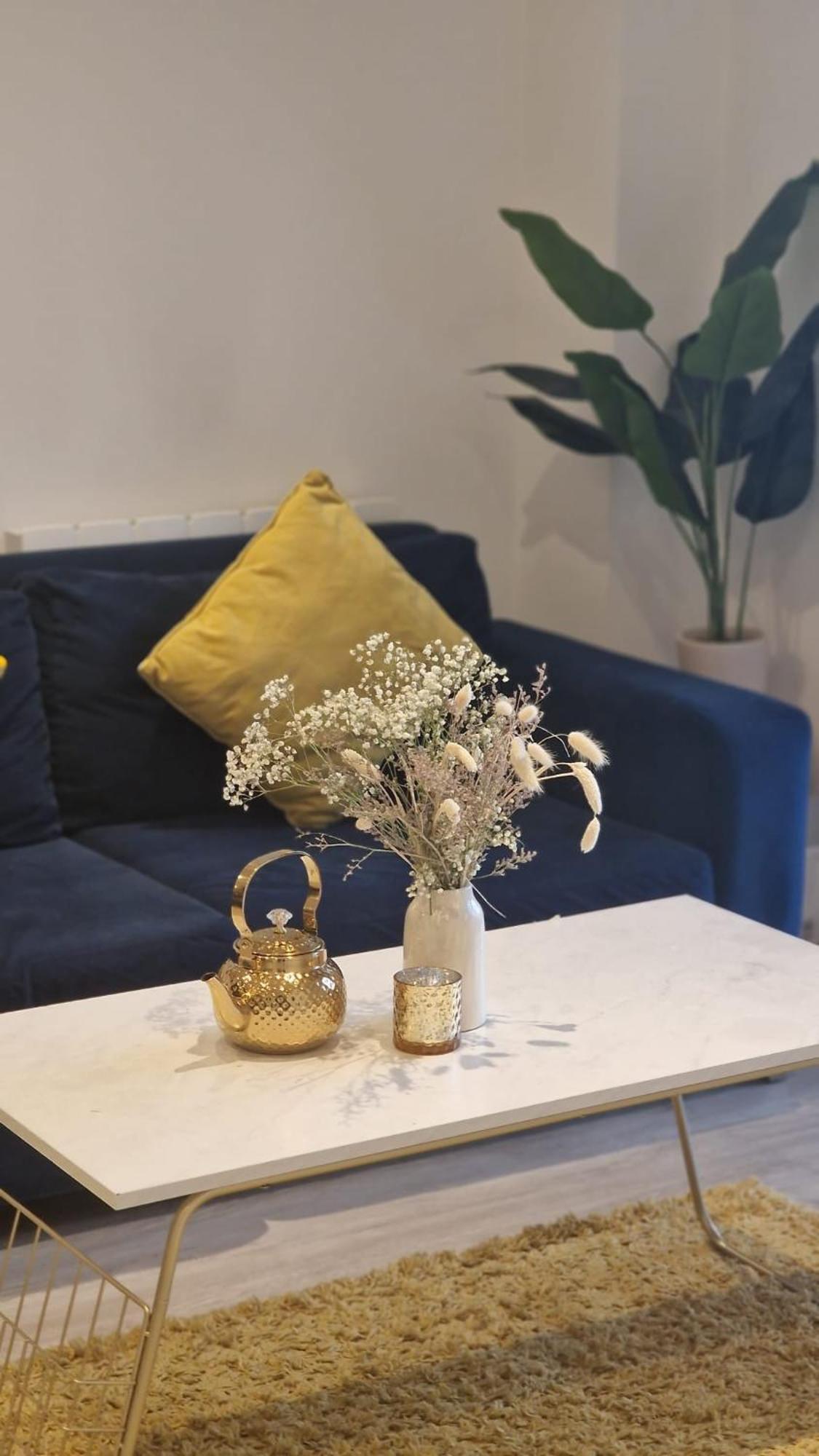 2 Bed Luxury Centre Flat Apartment *