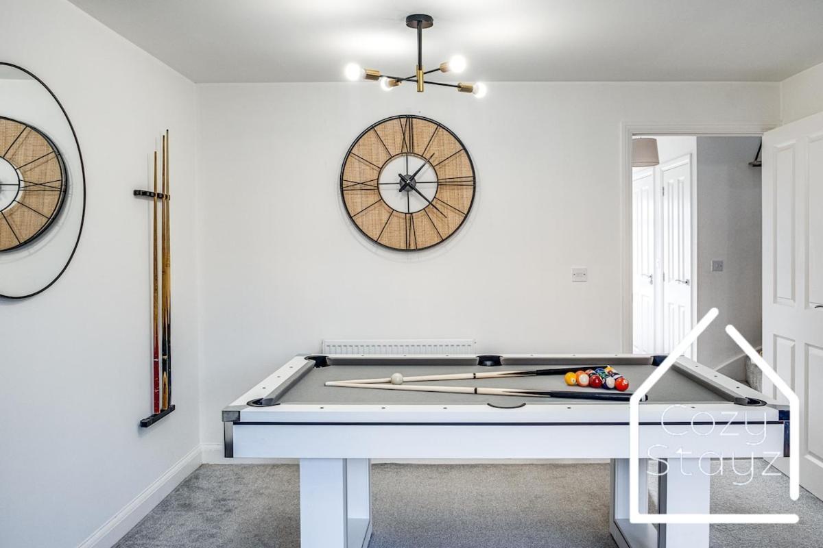 Spacious 3 Bed With Parking, Pool Table, Tvs Birmingham