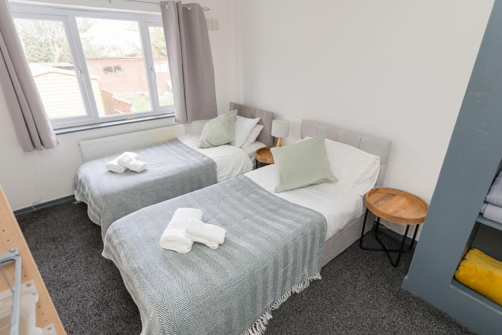 4 Bedroom Cosy Holiday home Birmingham