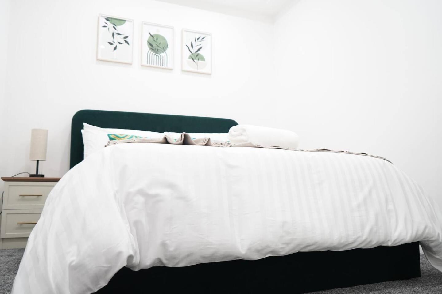 Modern 2br Flat Near Centre W Street Parking * Birmingham