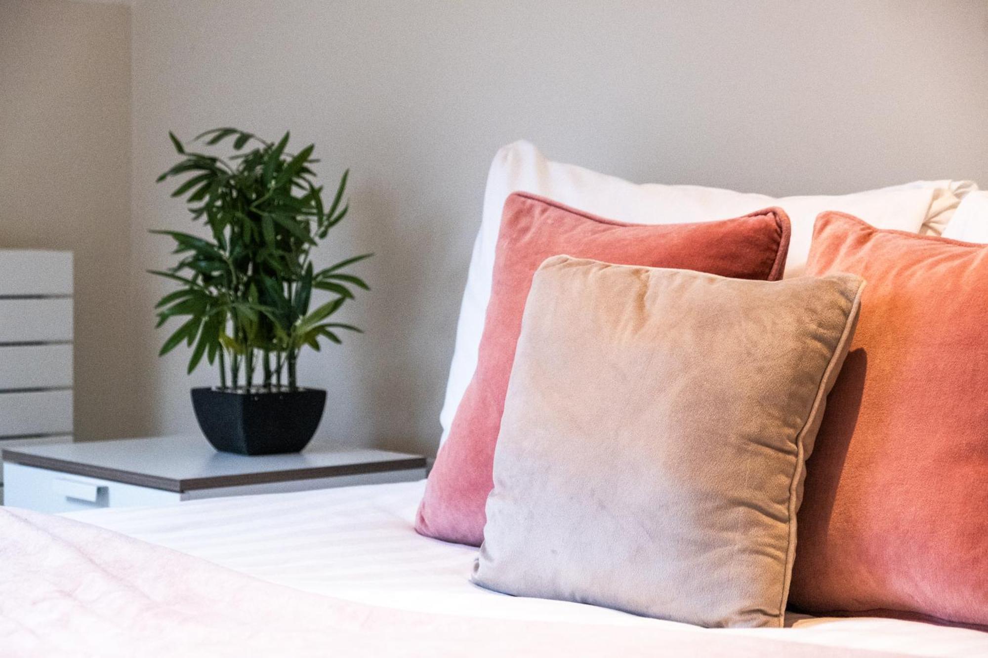 Apartment Osbourne House Pink 2 Bed, 2 And Half Bath