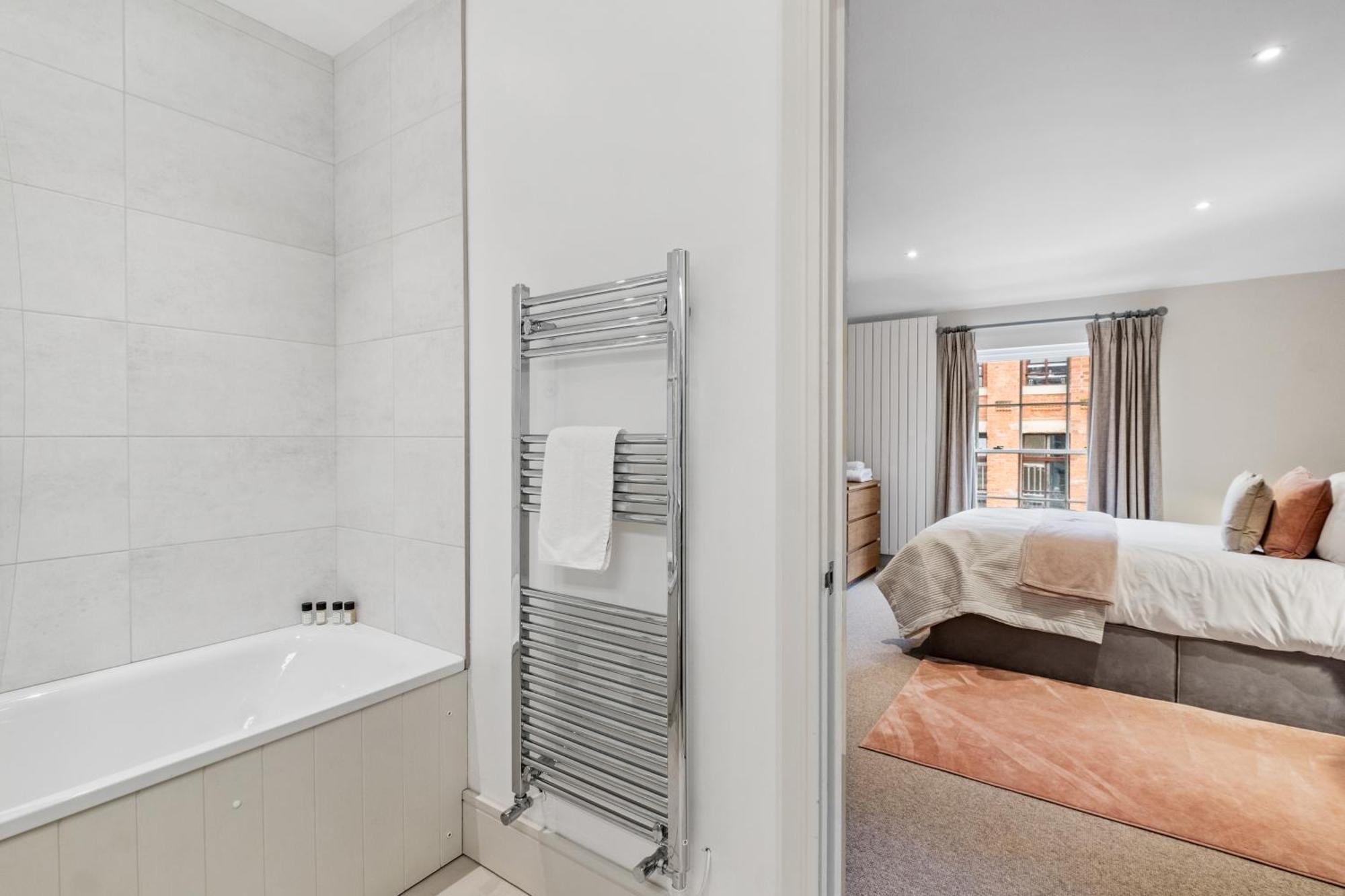 Osbourne House Pink 2 Bed, 2 And Half Bath