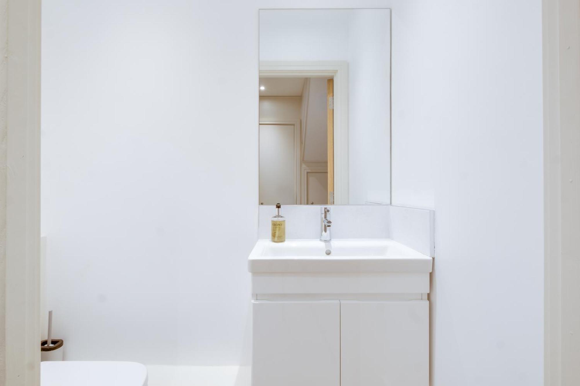 Osbourne House Pink 2 Bed, 2 And Half Bath * Birmingham