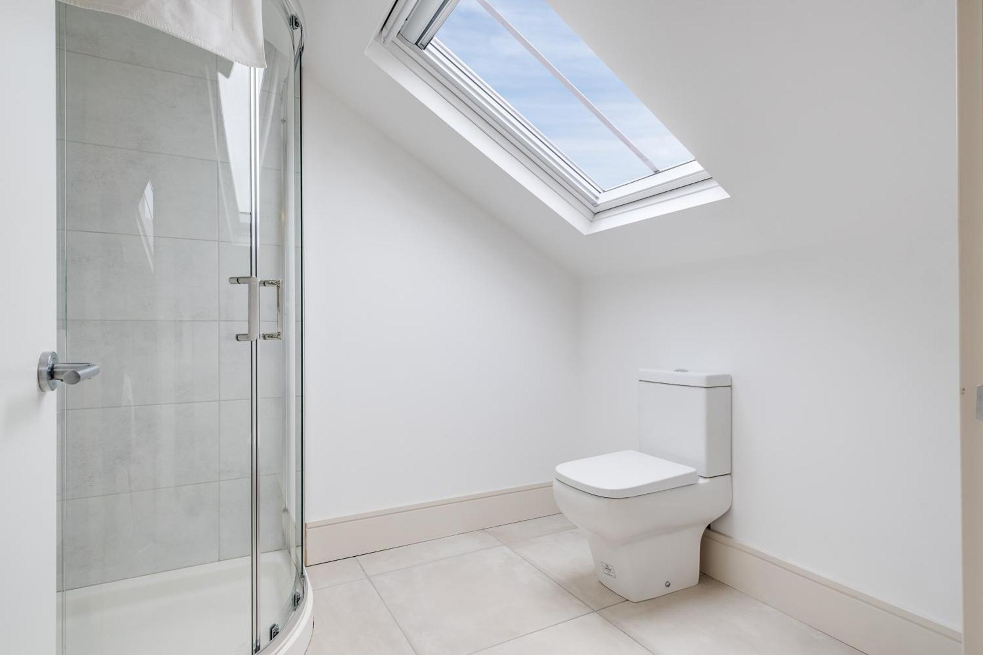 Osbourne House Pink 2 Bed, 2 And Half Bath Apartment