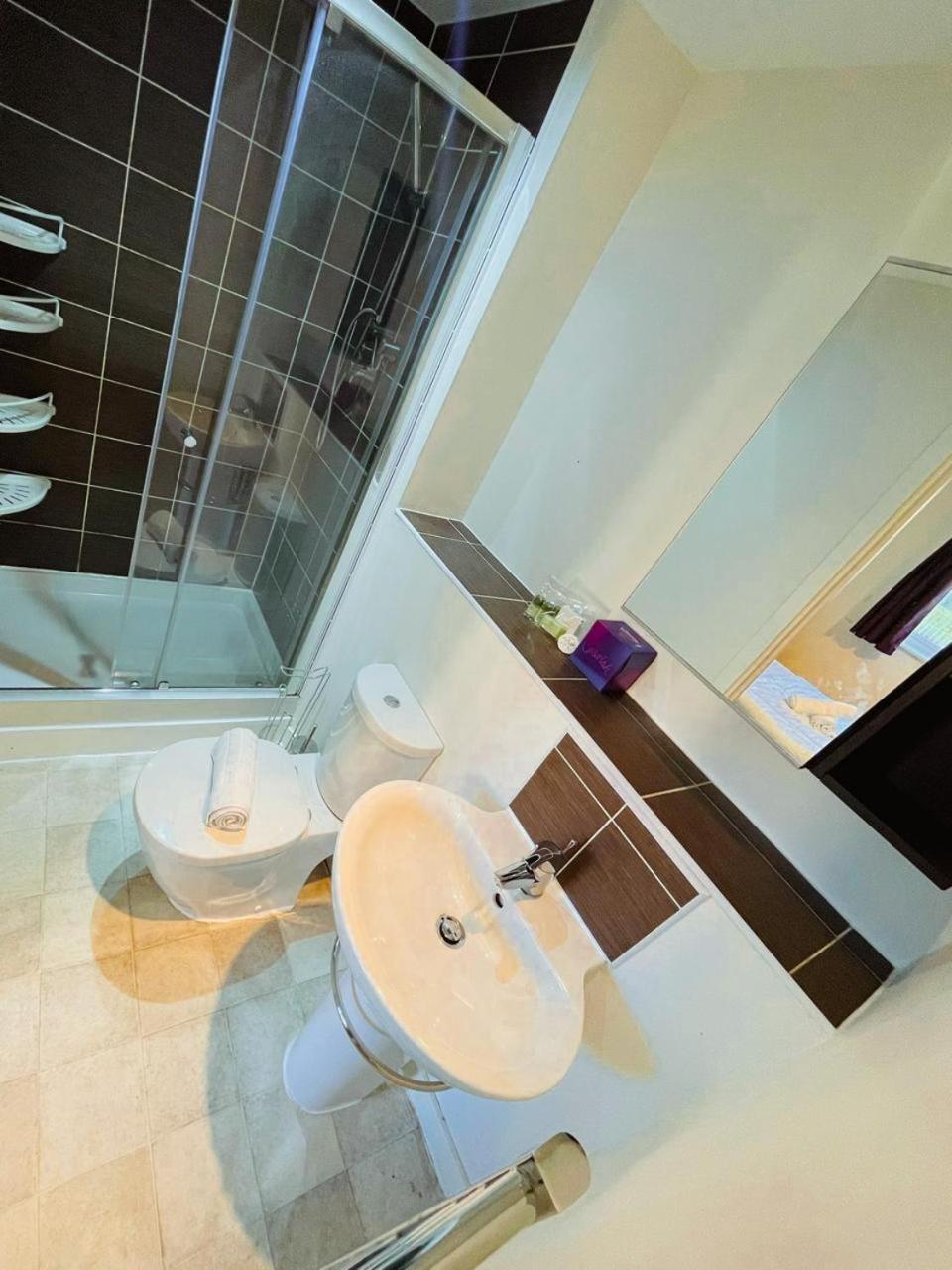 Soulful 2-bed 2-bath With Parking, Ultra Quite Atmosphere * Birmingham