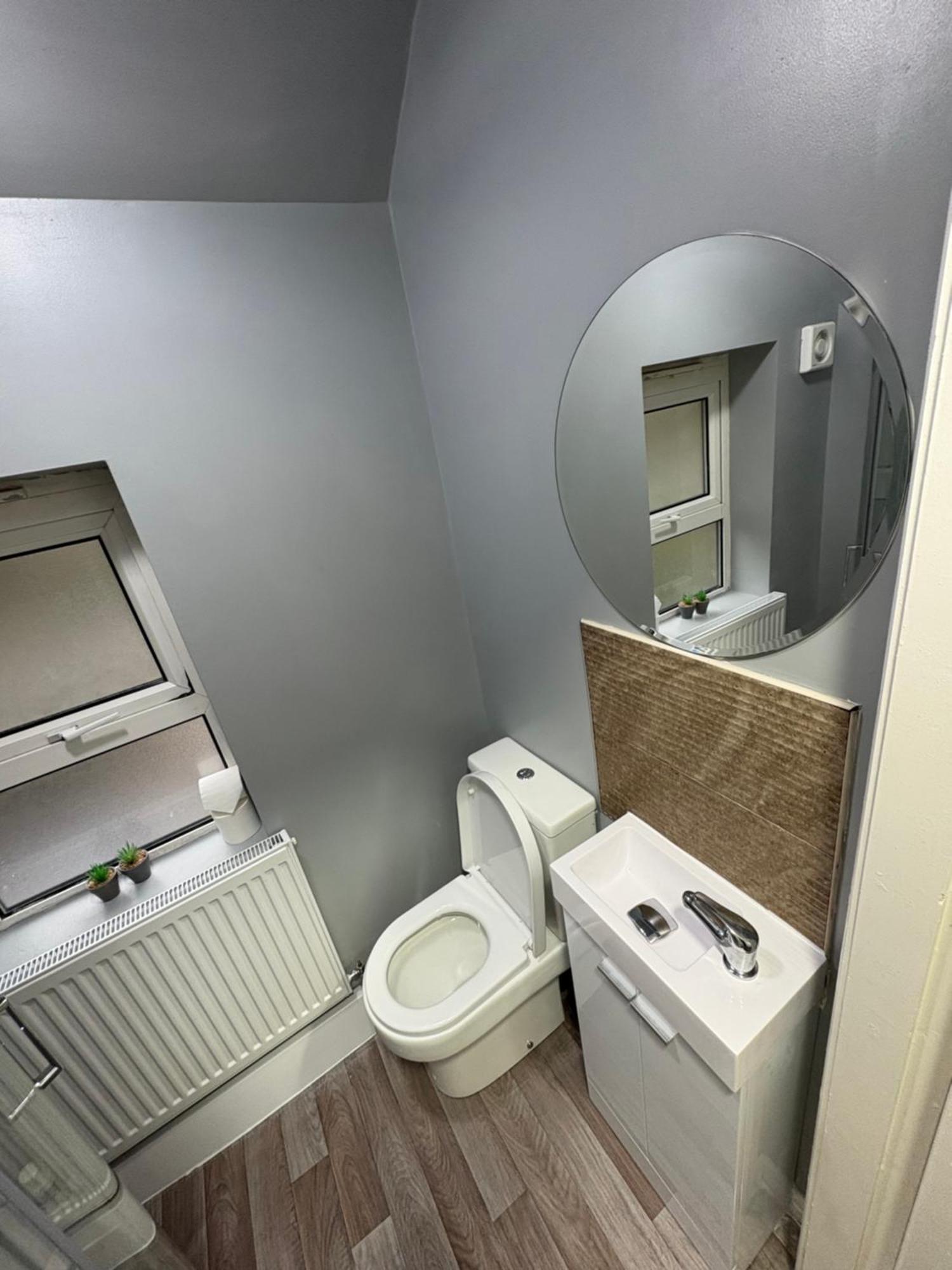 Entire 4-bed House & Parking, Steps From Icc & Utilita Arena & Broad Street *