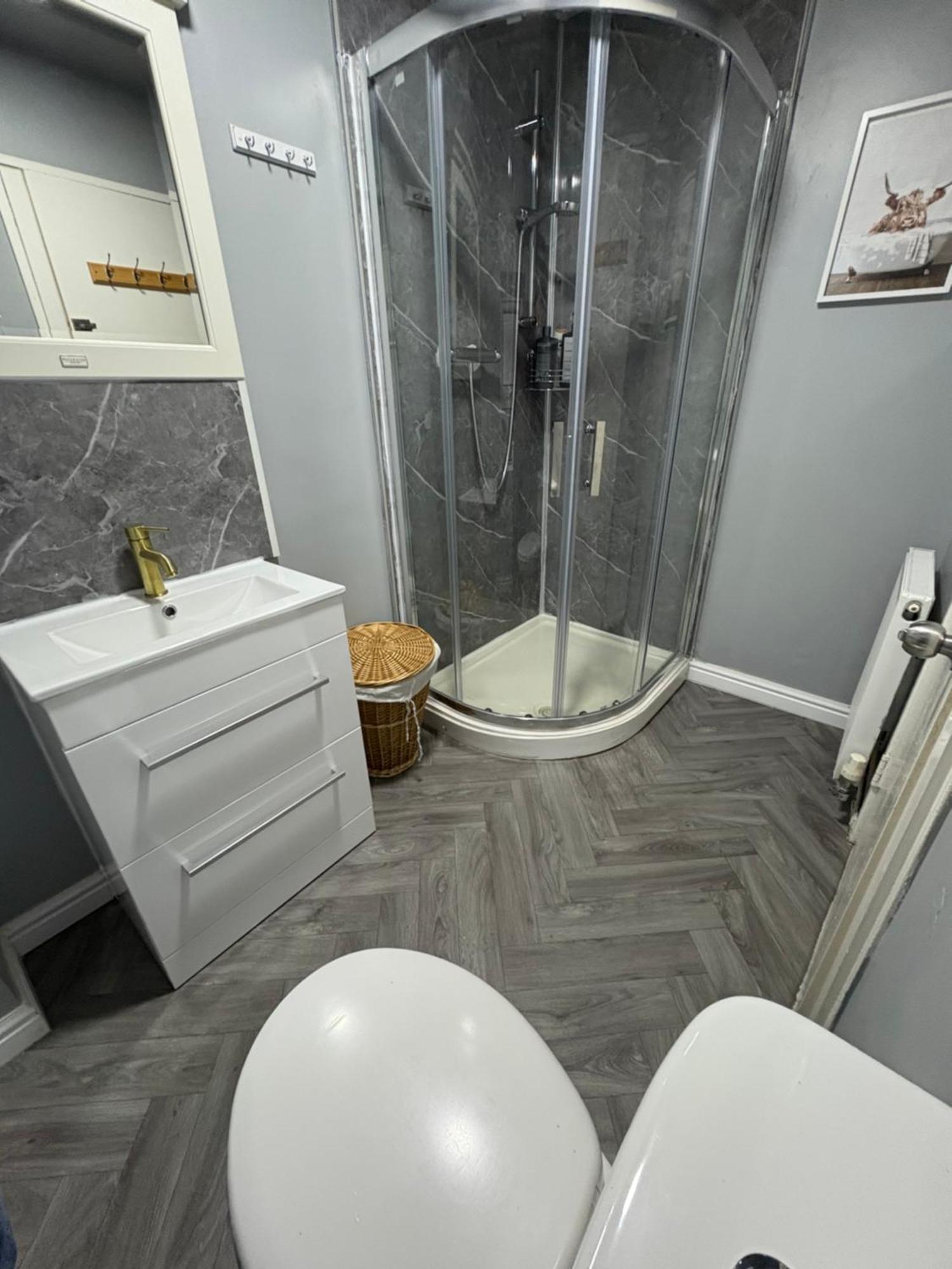 Entire 4-bed House & Parking, Steps From Icc & Utilita Arena & Broad Street