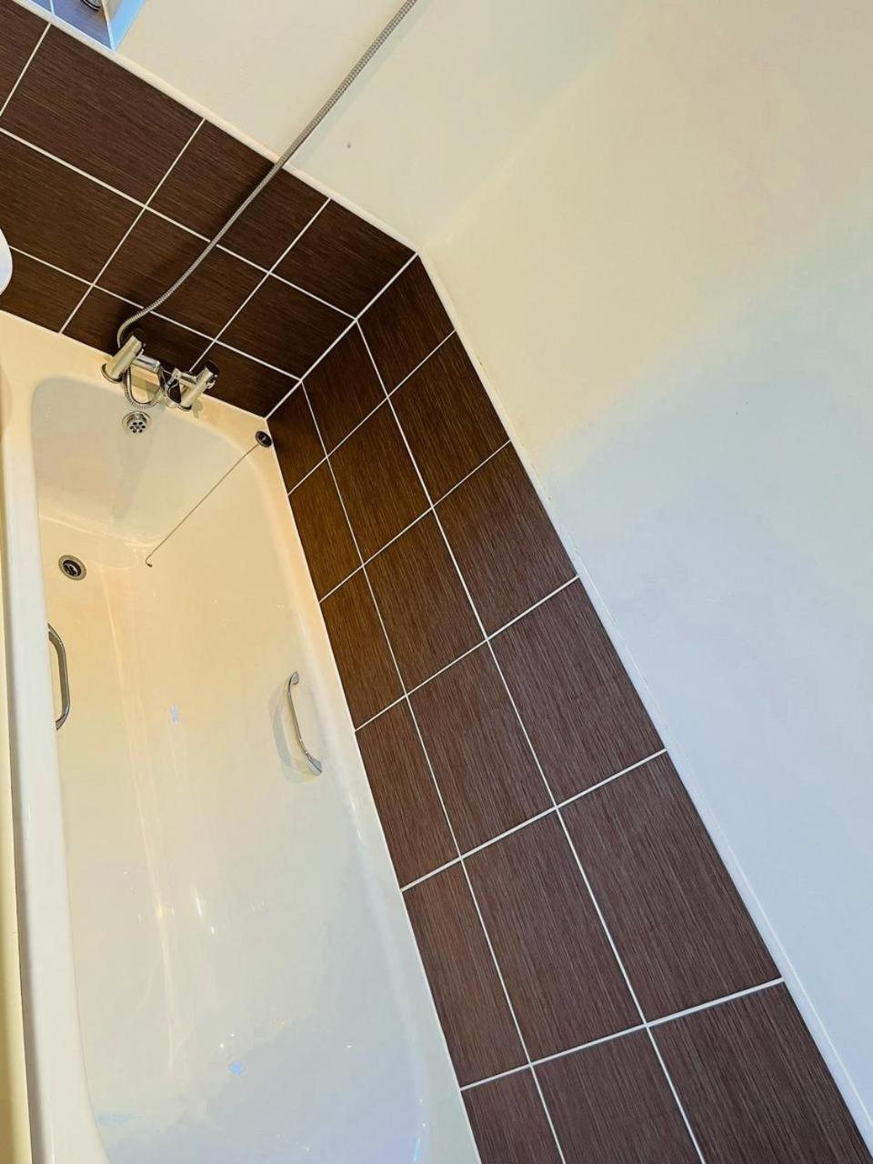 Soulful 2-bed 2-bath With Parking, Ultra Quite Atmosphere