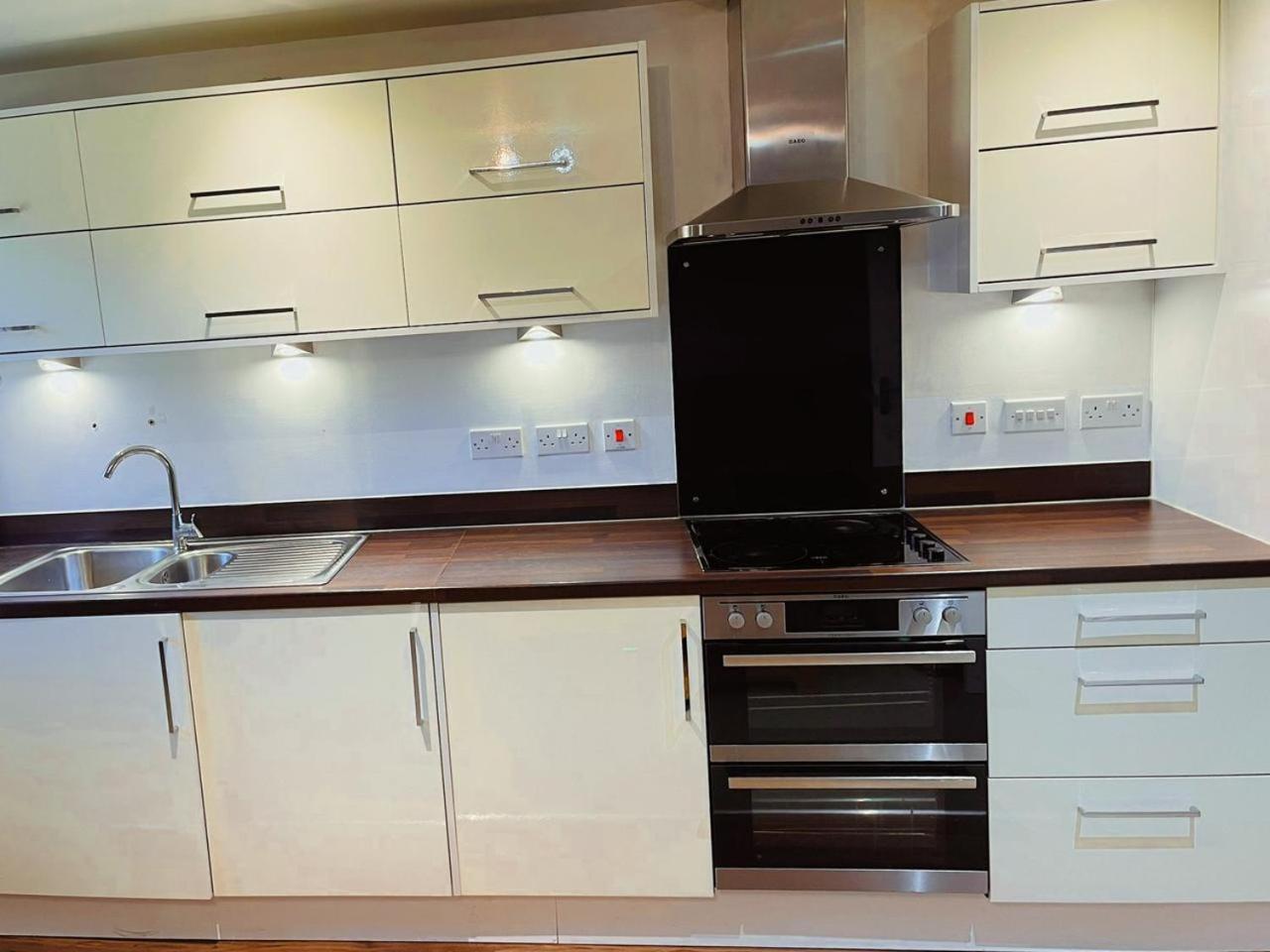 Soulful 2-bed 2-bath With Parking, Ultra Quite Atmosphere Apartment