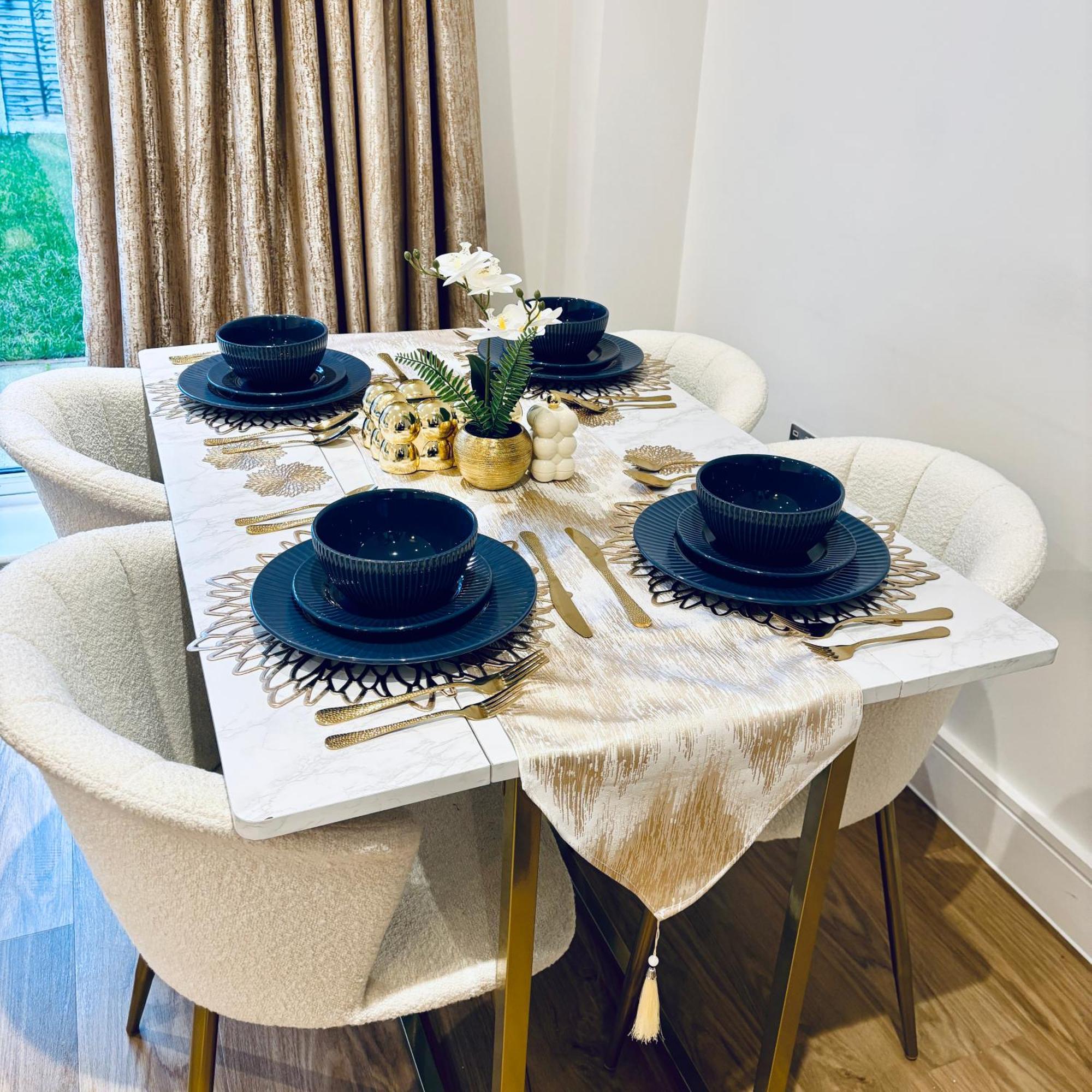 Comfort In A Town House Homestay *