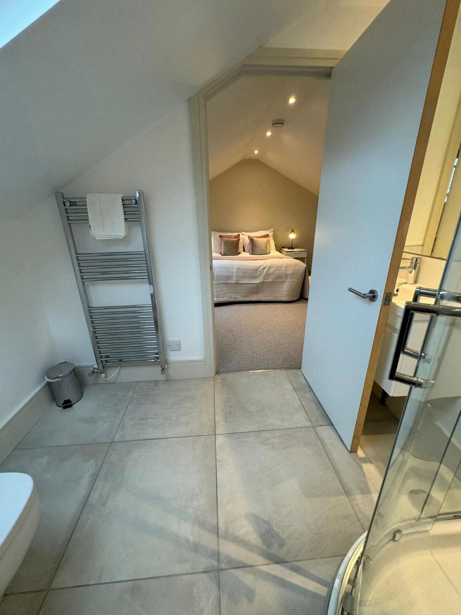 Osbourne House Pink 2 Bed, 2 And Half Bath