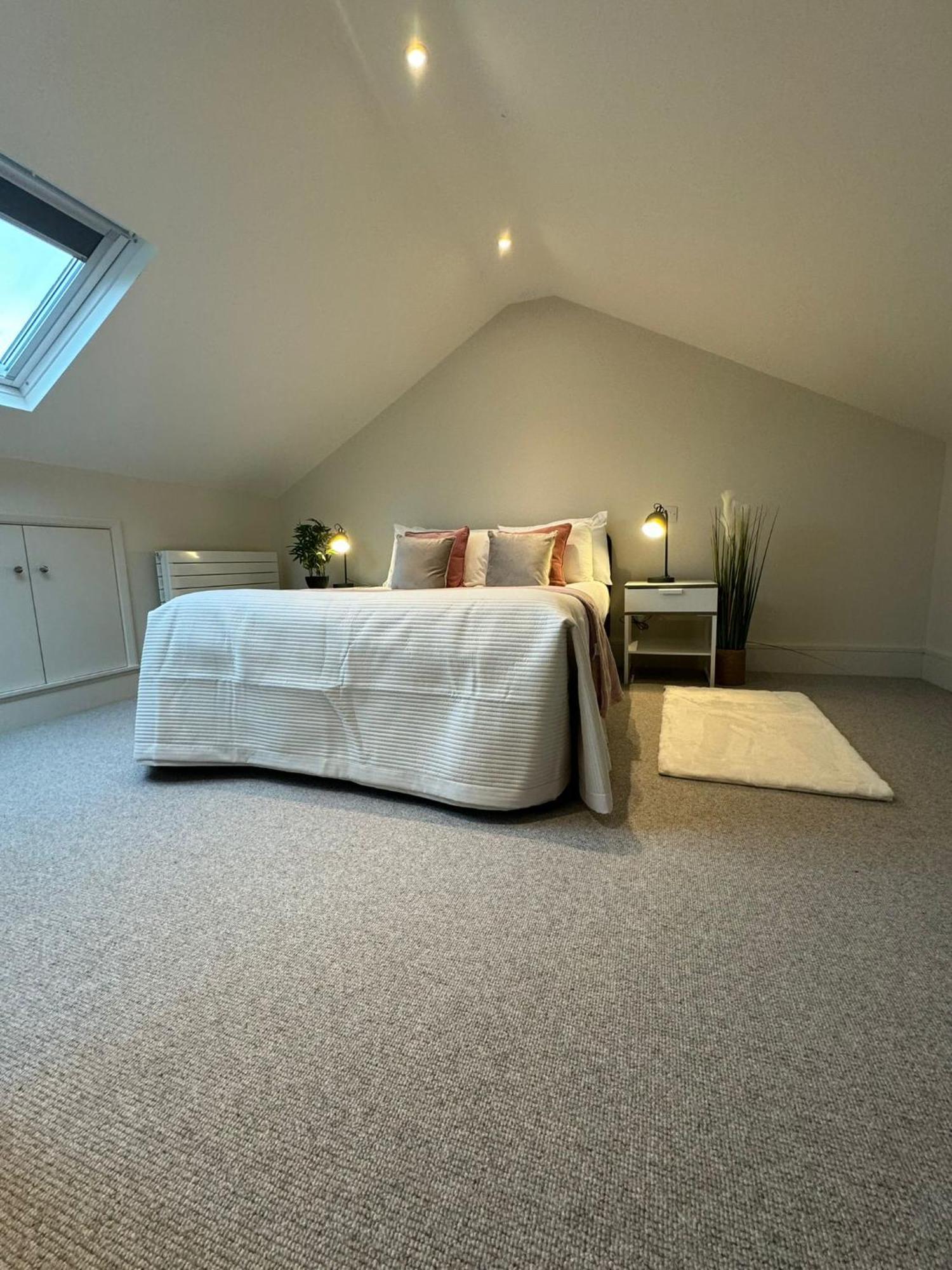 Apartment Osbourne House Pink 2 Bed, 2 And Half Bath