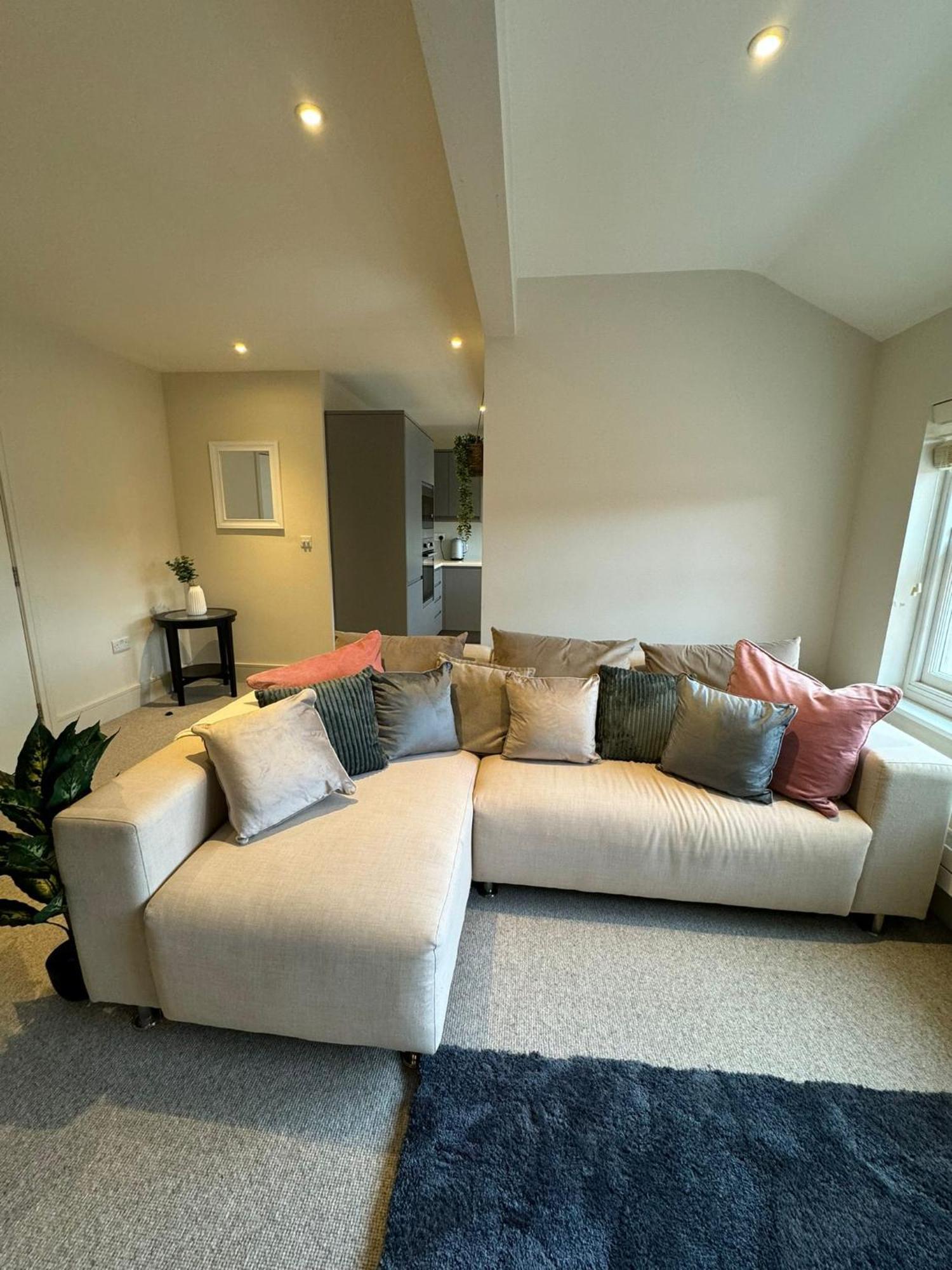 Osbourne House Pink 2 Bed, 2 And Half Bath * Birmingham