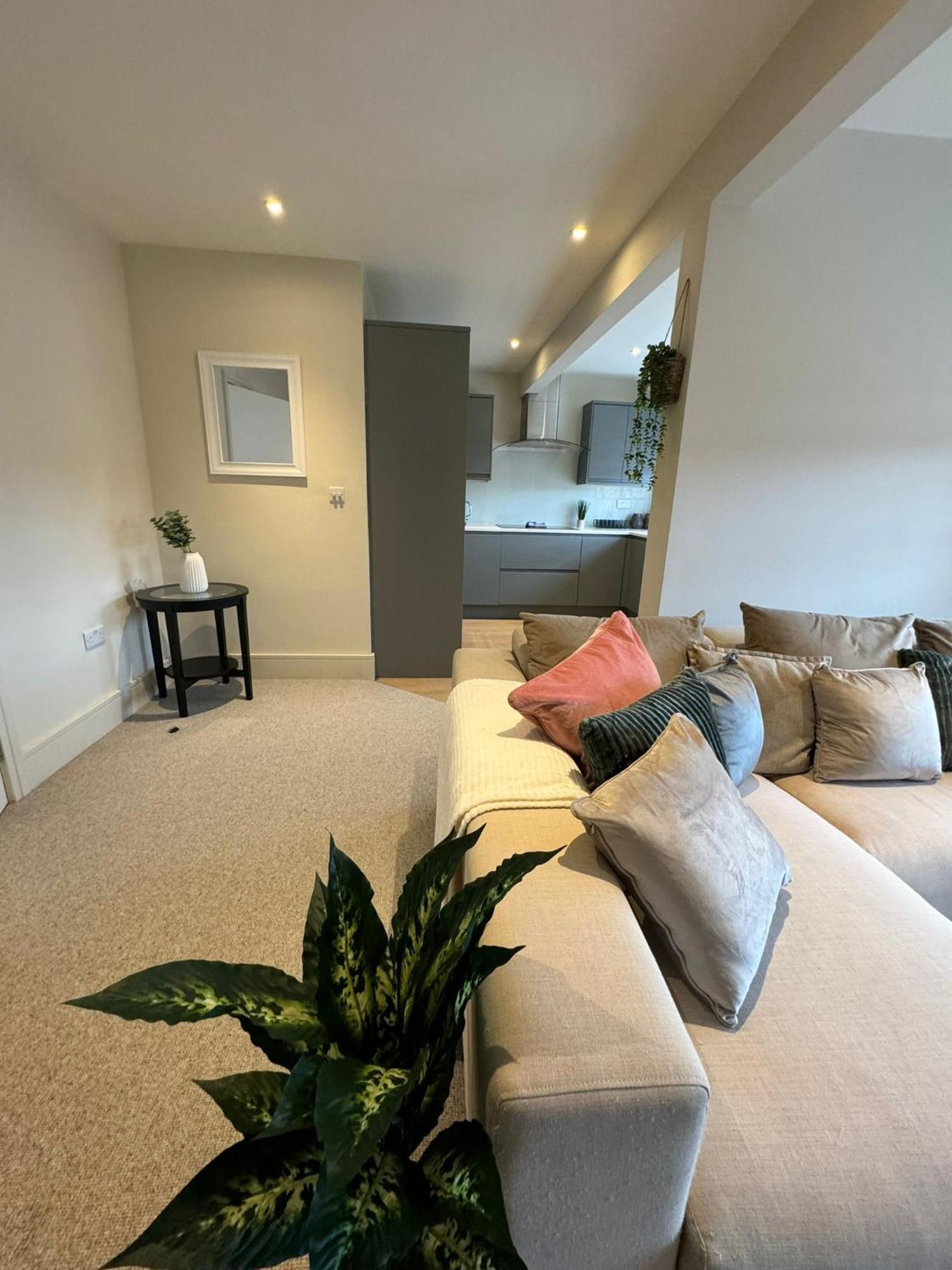 Apartment Osbourne House Pink 2 Bed, 2 And Half Bath