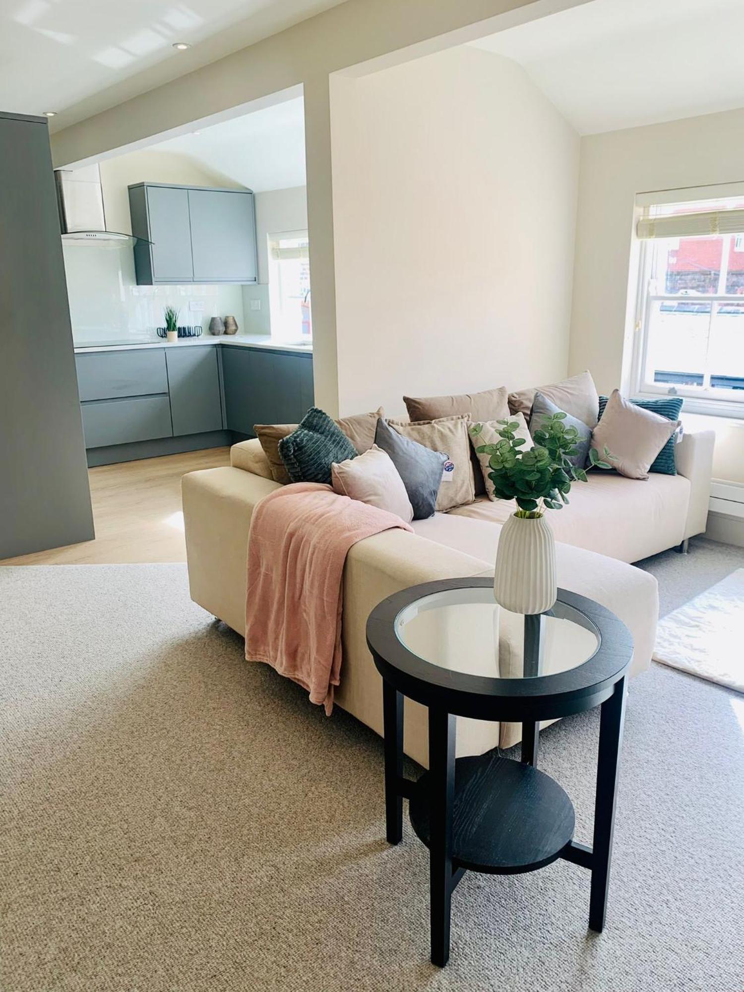 Osbourne House Pink 2 Bed, 2 And Half Bath Apartment *