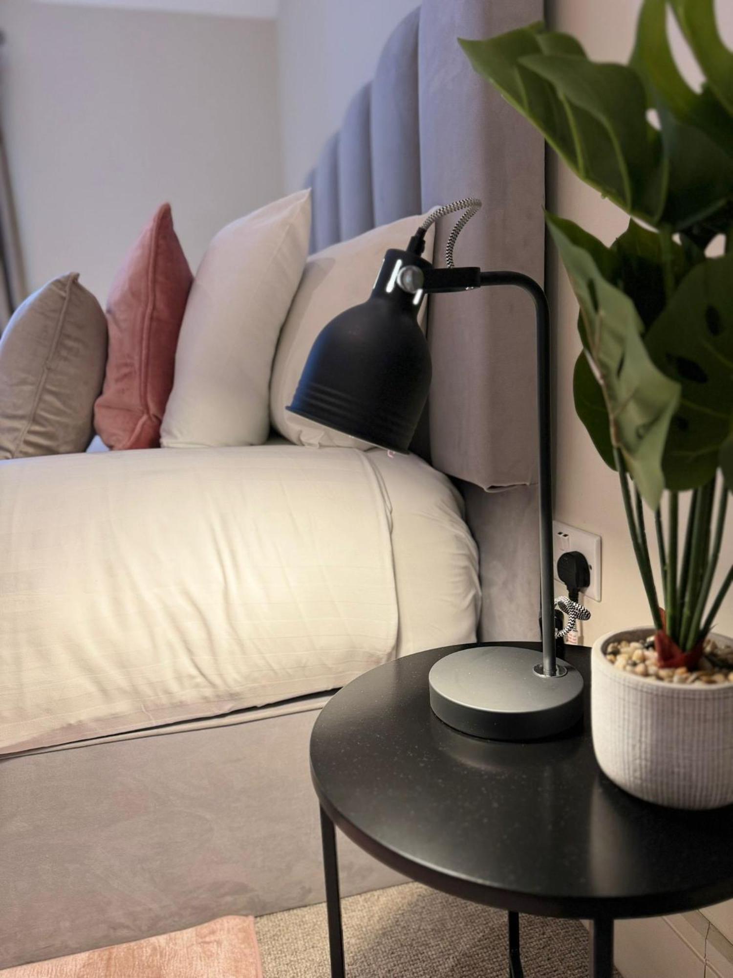 Osbourne House Pink 2 Bed, 2 And Half Bath