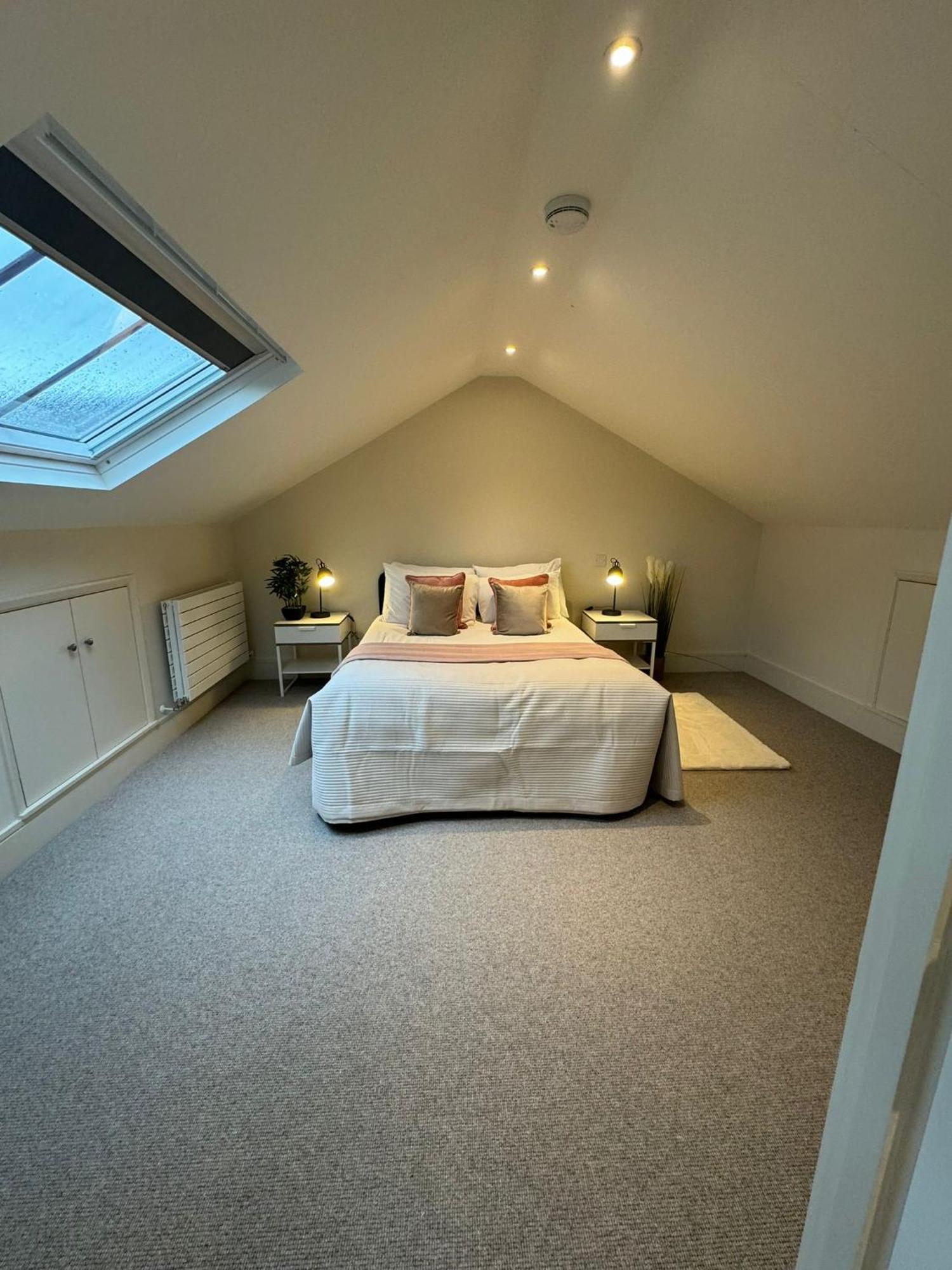 Apartment Osbourne House Pink 2 Bed, 2 And Half Bath