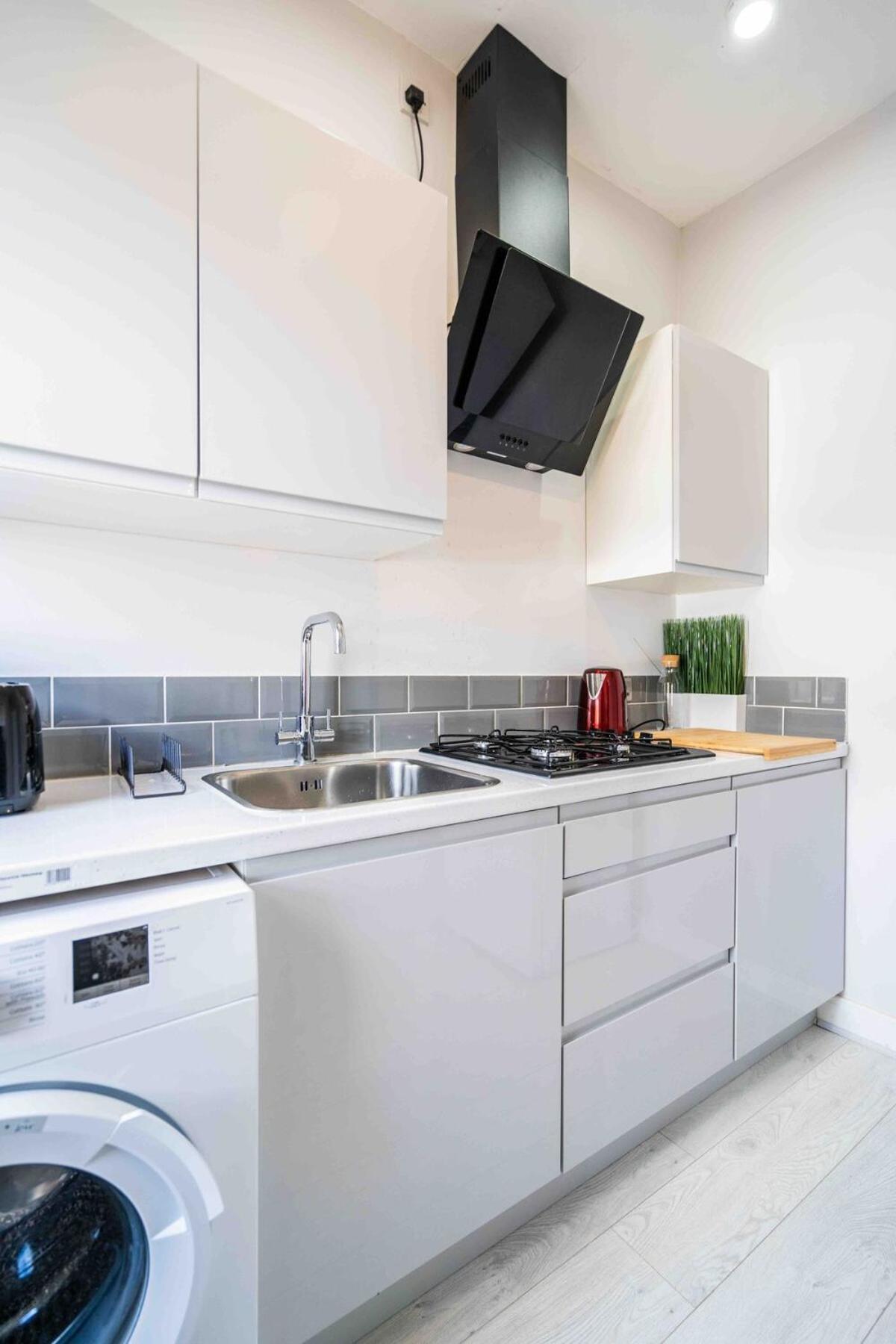 Elegant Flat With A Moseley View Apartment *