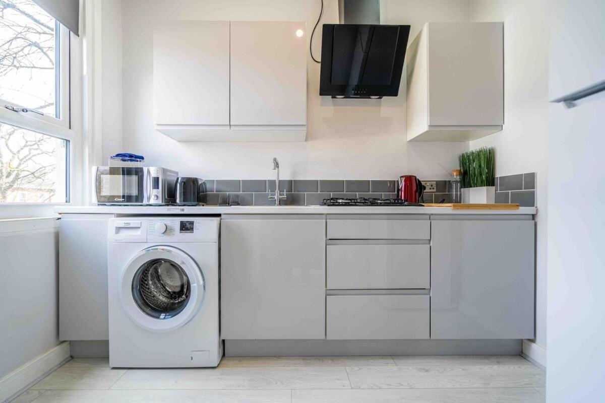 Elegant Flat With A Moseley View Apartment