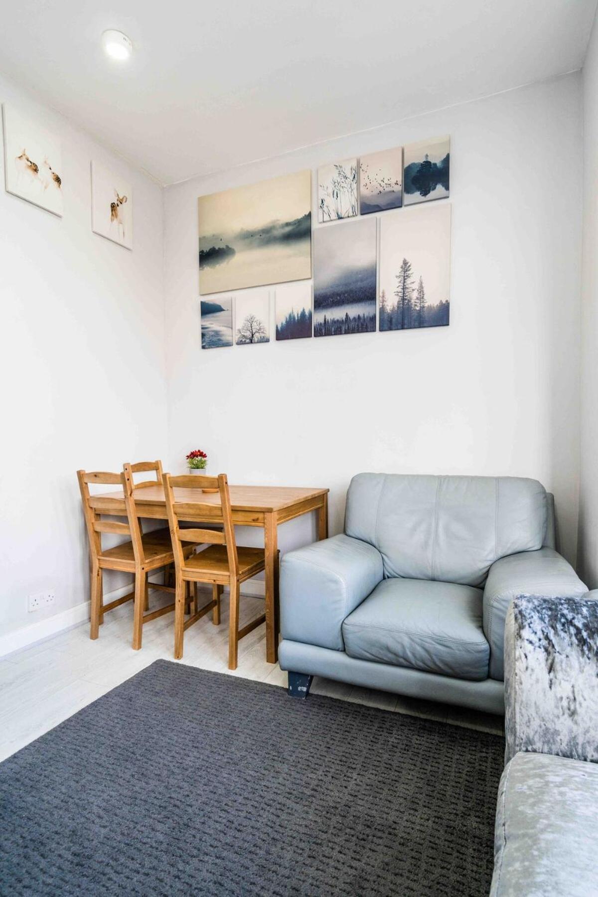 Apartment Elegant Flat With A Moseley View