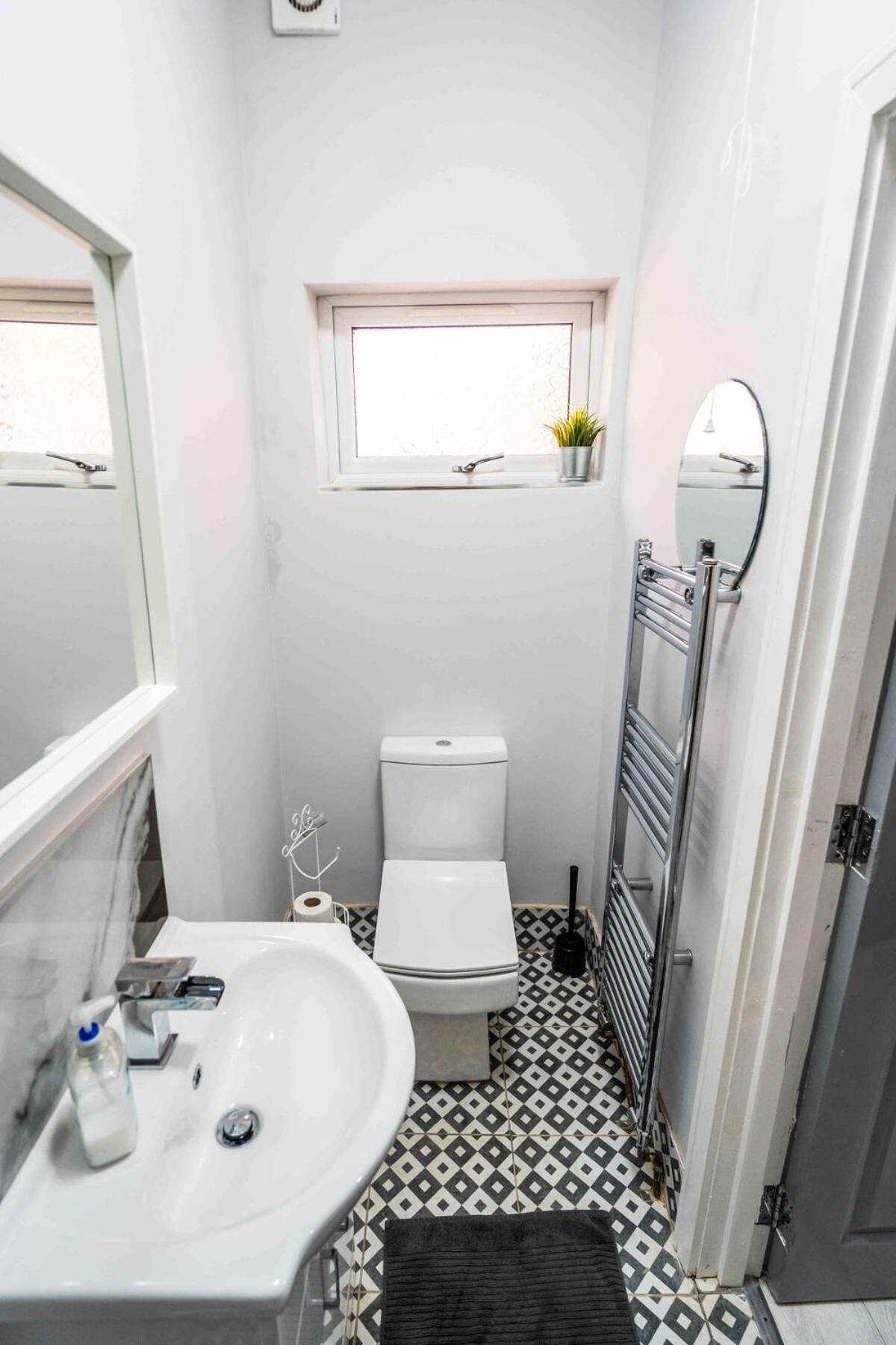 Elegant Flat With A Moseley View Apartment *