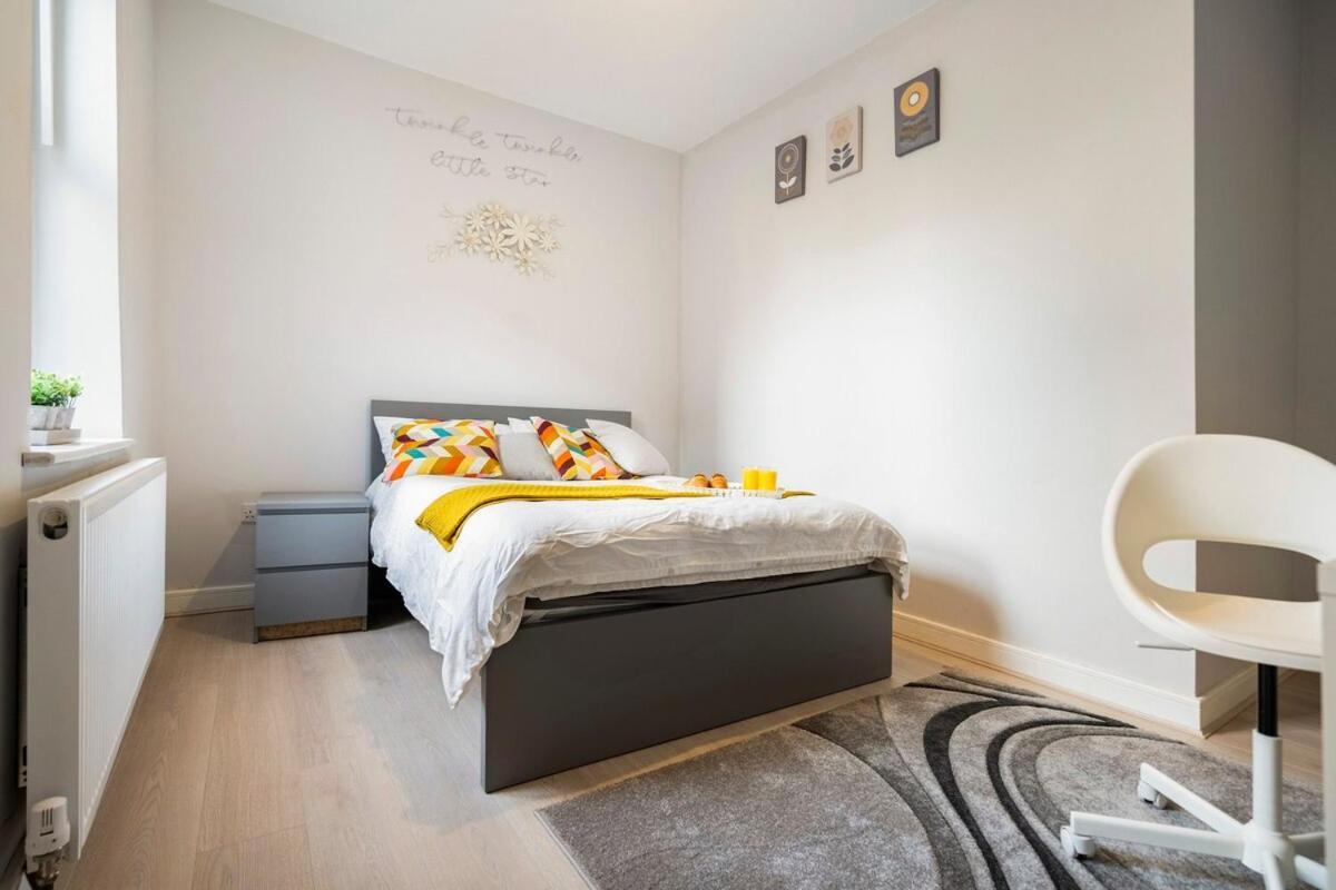 The Elegant Flat In Moseley