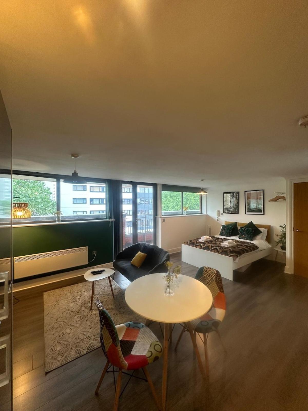 Studio,newst,citycentre *