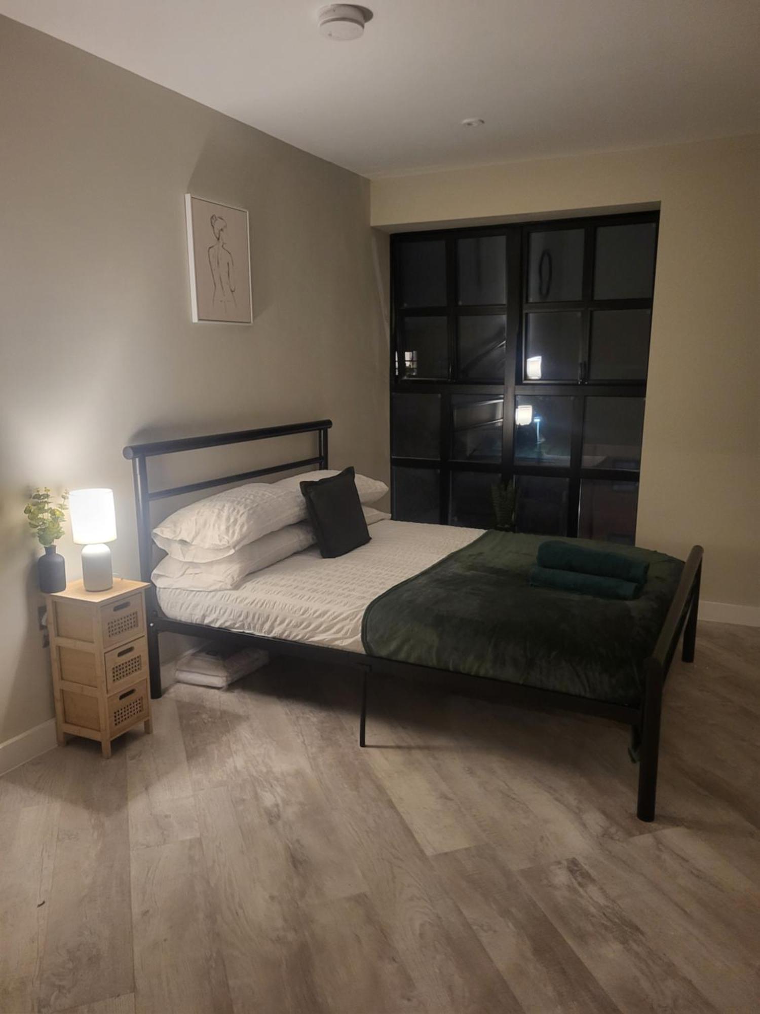 Modern Relaxing 2 Bedroom - *
