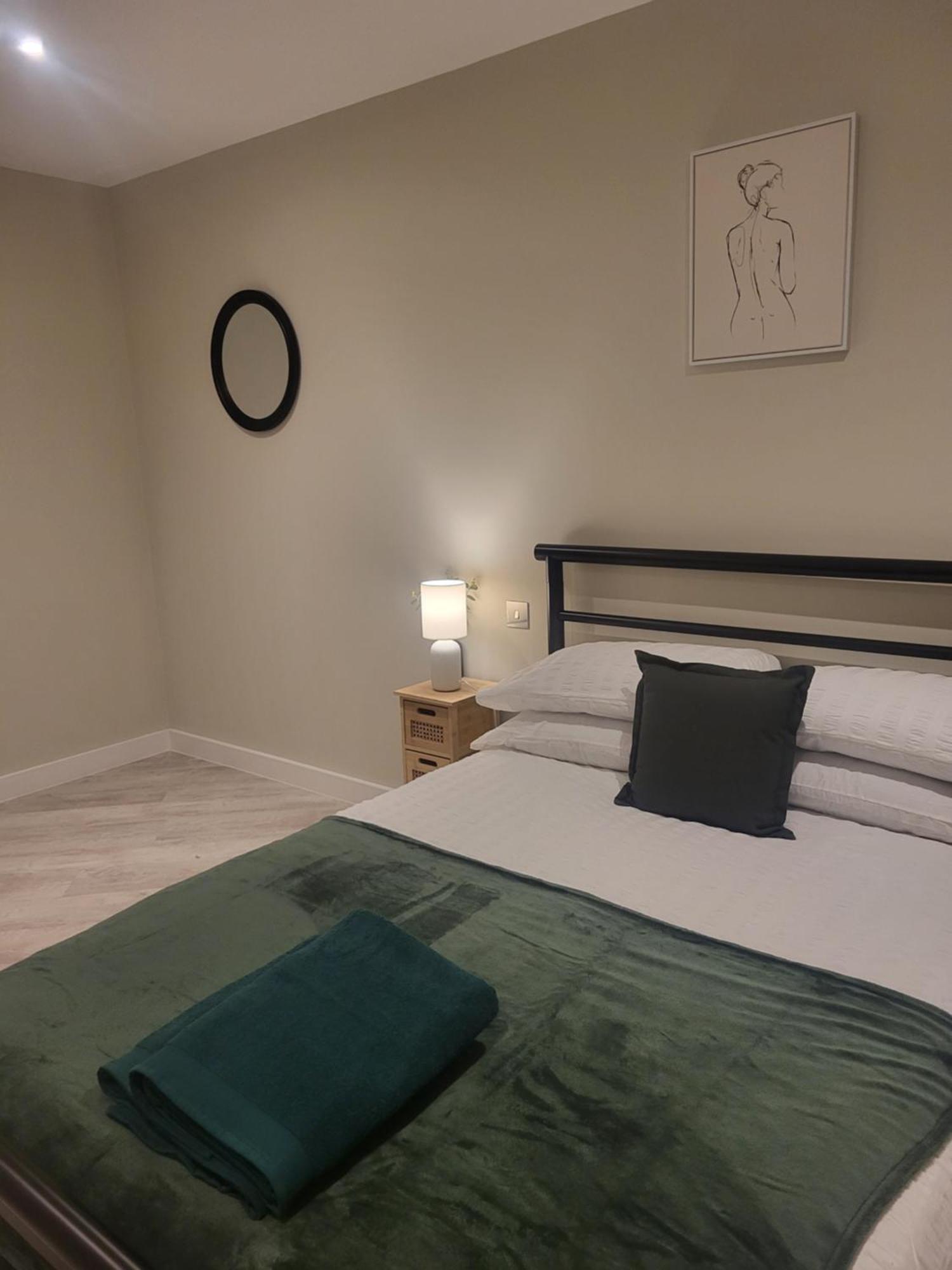 Modern Relaxing 2 Bedroom - Apartment