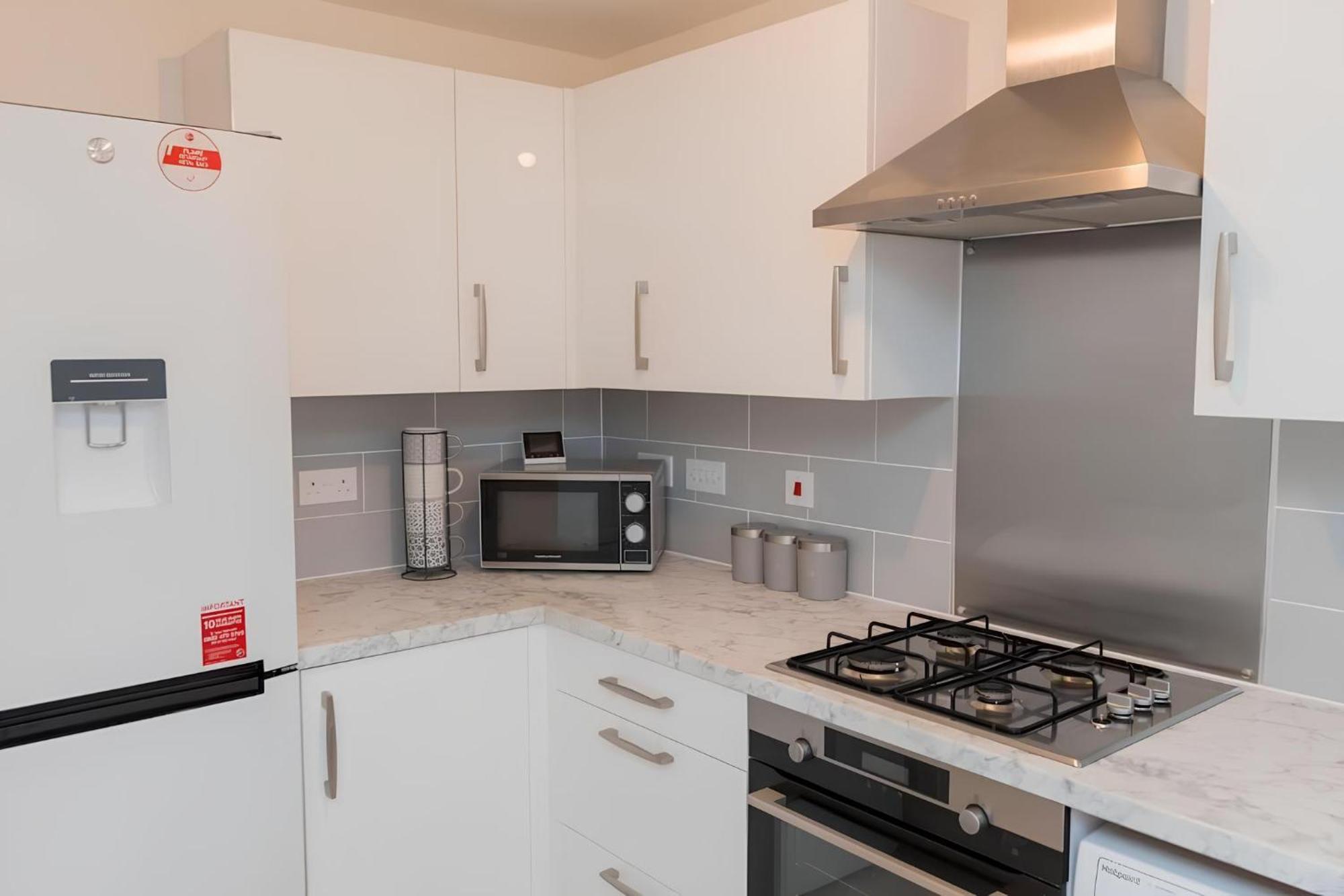 Apartment Deluxe 5'bed House W- Parking - Centre