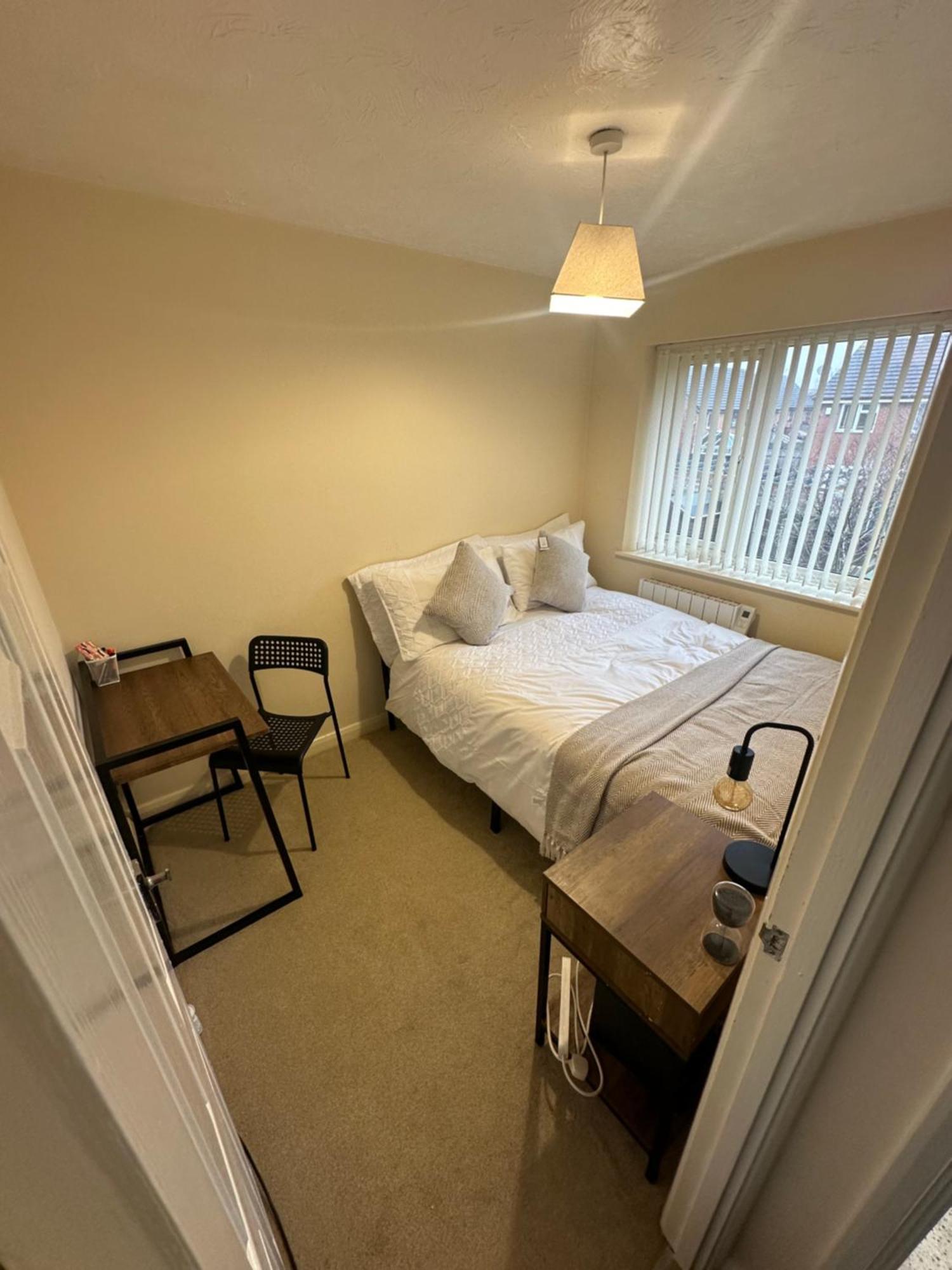 Holiday home Cosy 2 Bed House Near Airport & Nec *