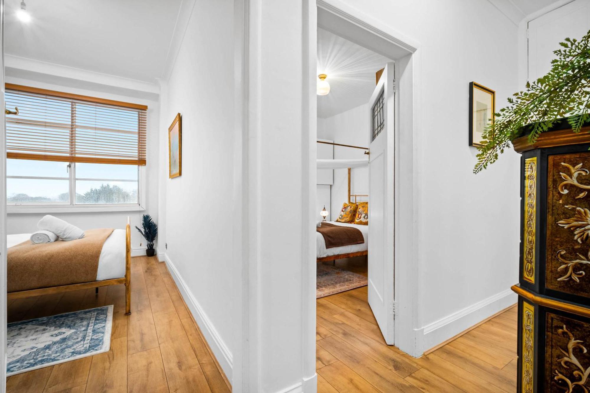 Charming Two-bedroom With Balcony & Two Parking Spaces 9nc Apartment Birmingham