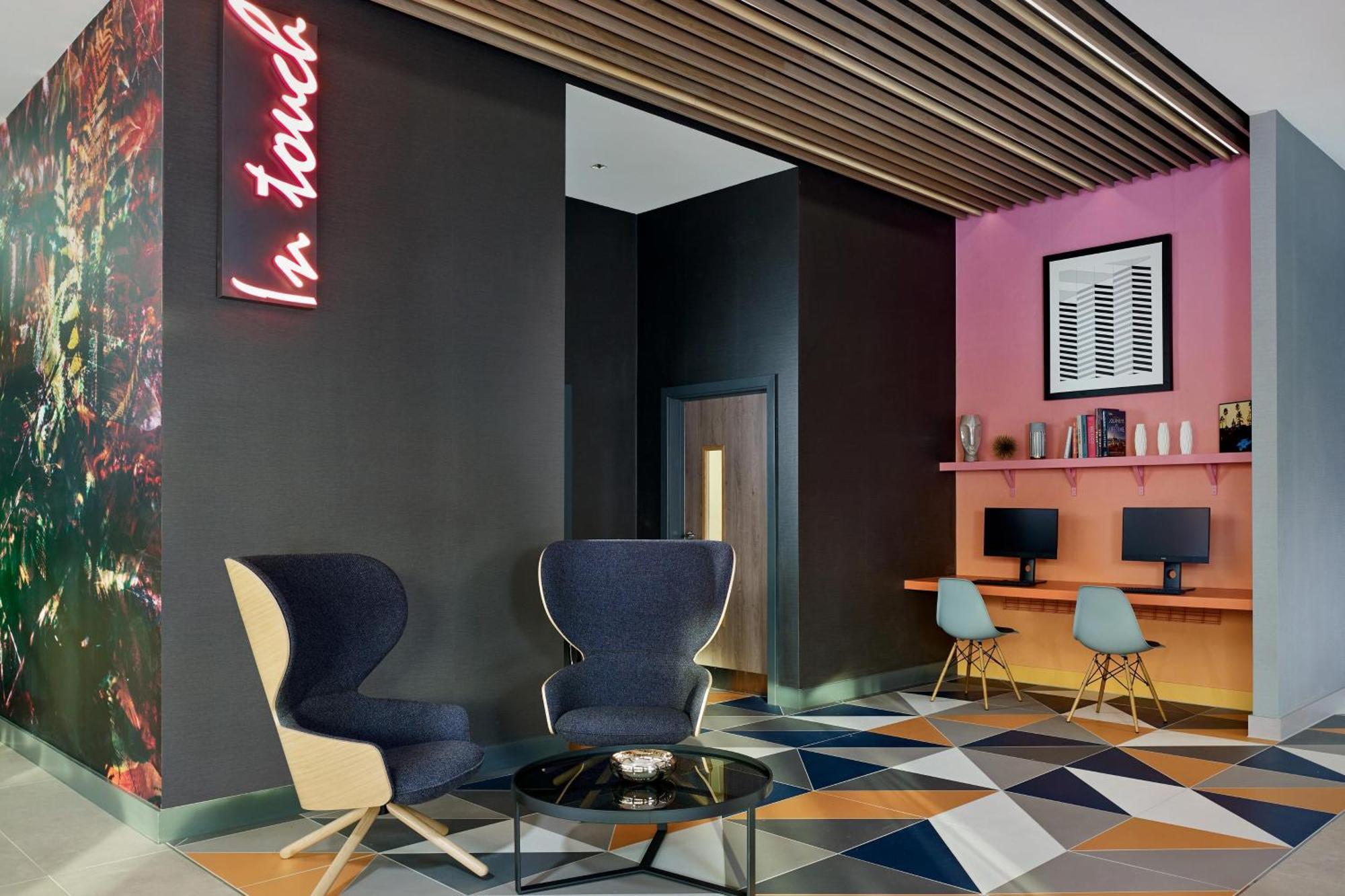 Aloft Eastside Hotel 4*