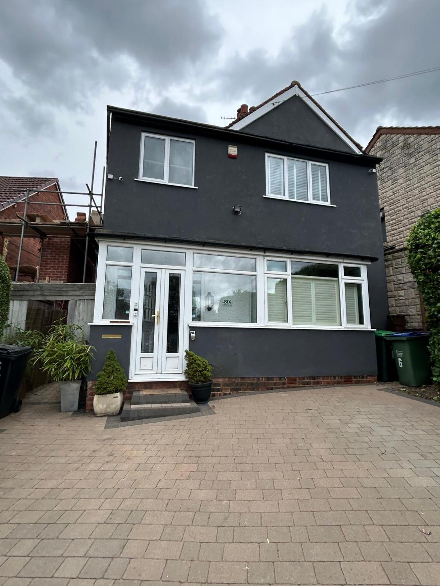 Holiday home Central England Reunion Pad For Groups & Contractors Bbq Outside Bar & Karaoke Machine Free Drive Way Parking *