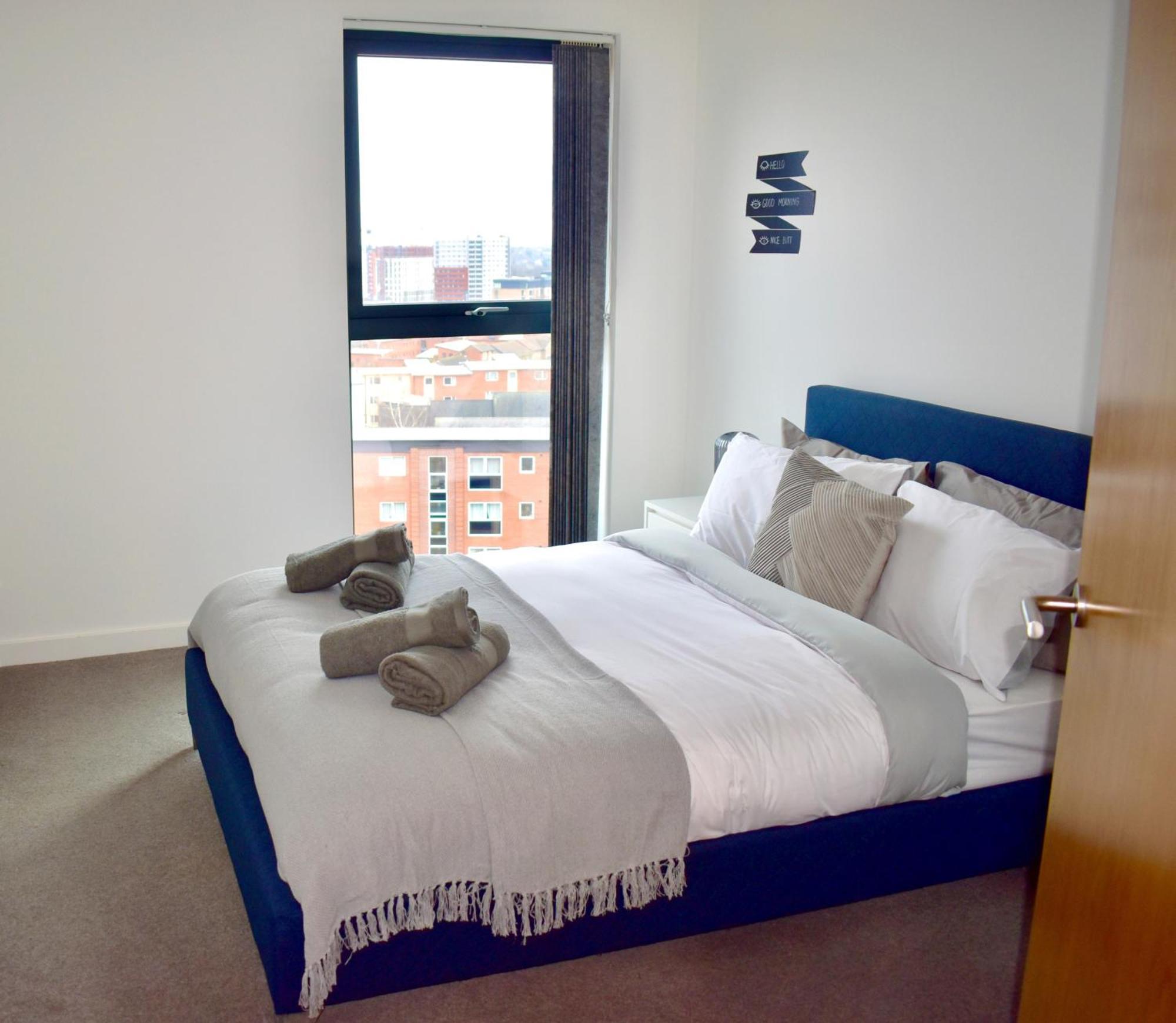 2 Bedroom Luxury Penthouse Centre! Free Parking On Site * Birmingham