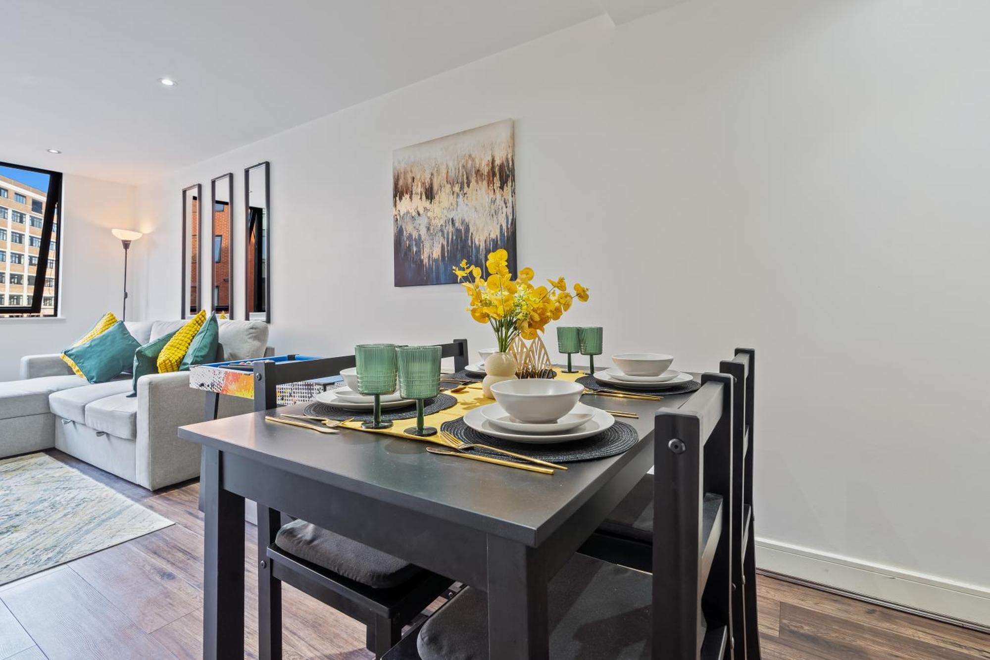 Luxury House, Free Wifi & Parking Apartment