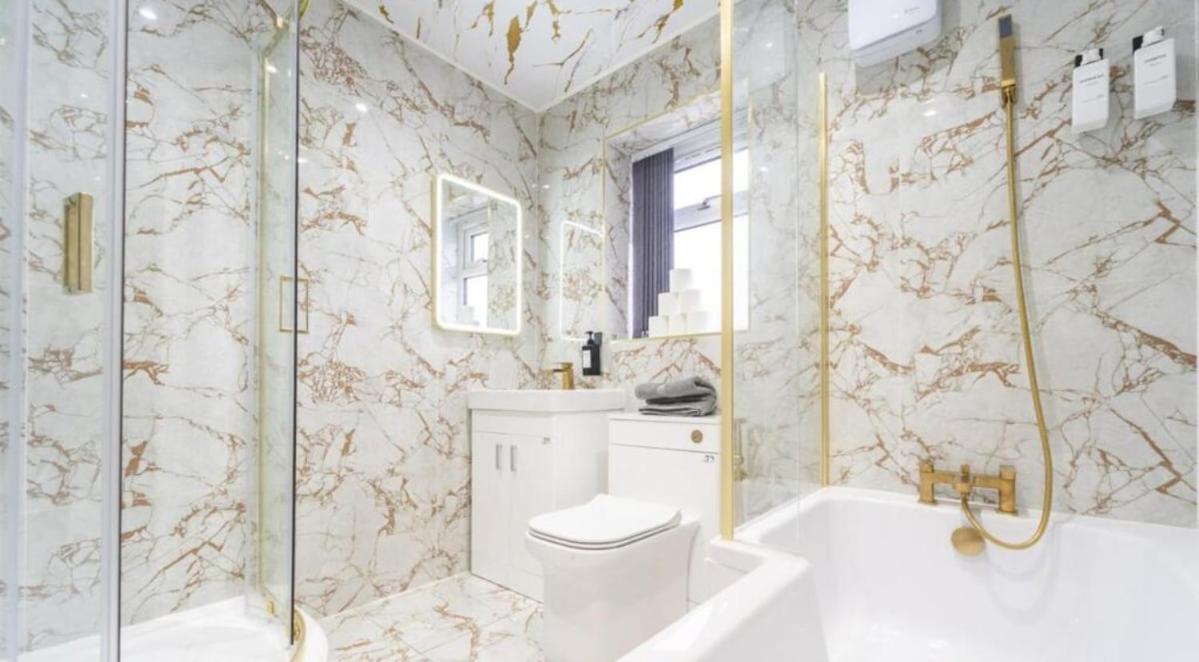 Villa New Modern Stylish Near Centre Birmingham, With Outdoor Hot Tub *
