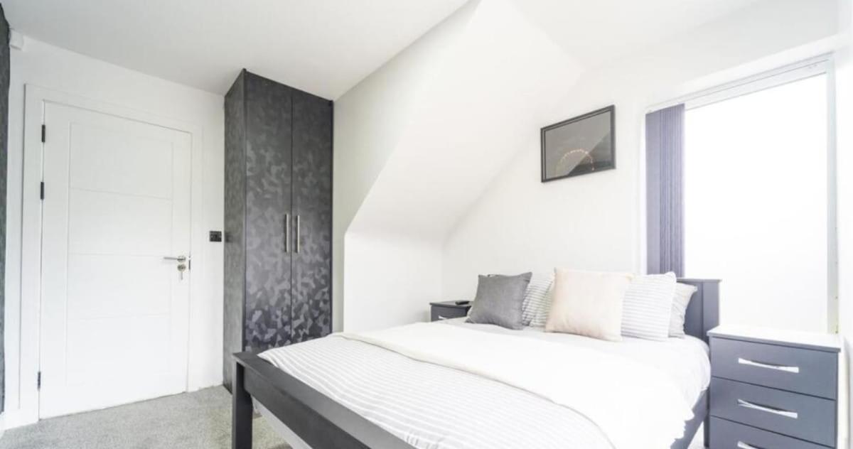 Villa New Modern Stylish Near Centre Birmingham, With Outdoor Hot Tub Birmingham
