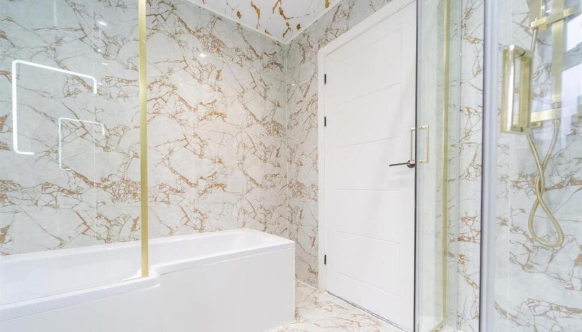Villa New Modern Stylish Near Centre Birmingham, With Outdoor Hot Tub *