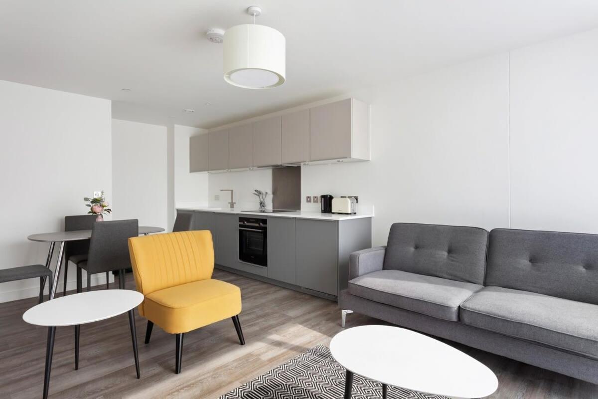Contemporary 1br With Amazing Views Apartment