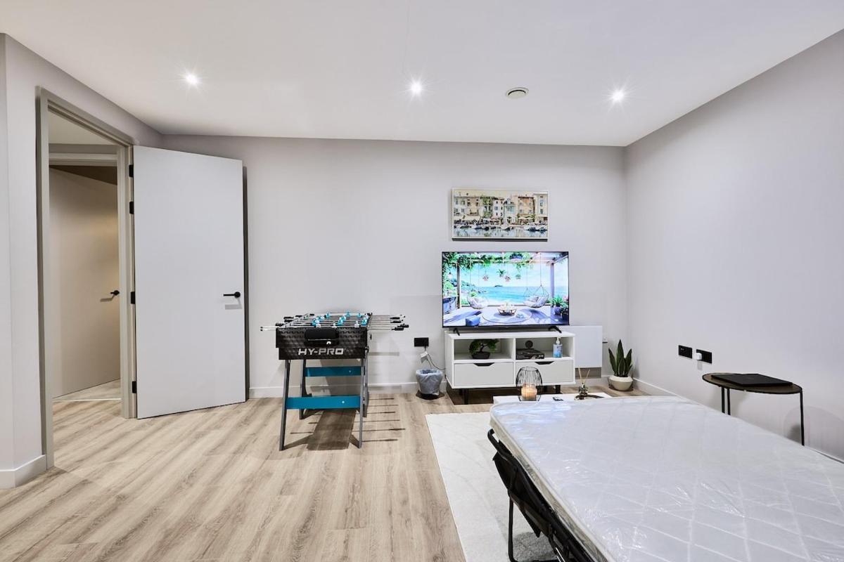 Stylish 1 Bedroom In Apartment *