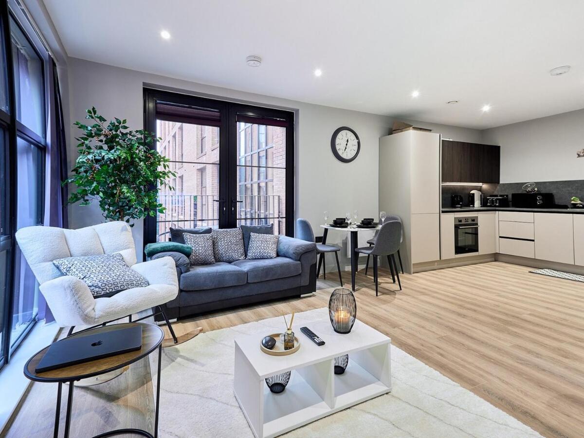 Stylish 1 Bedroom In *