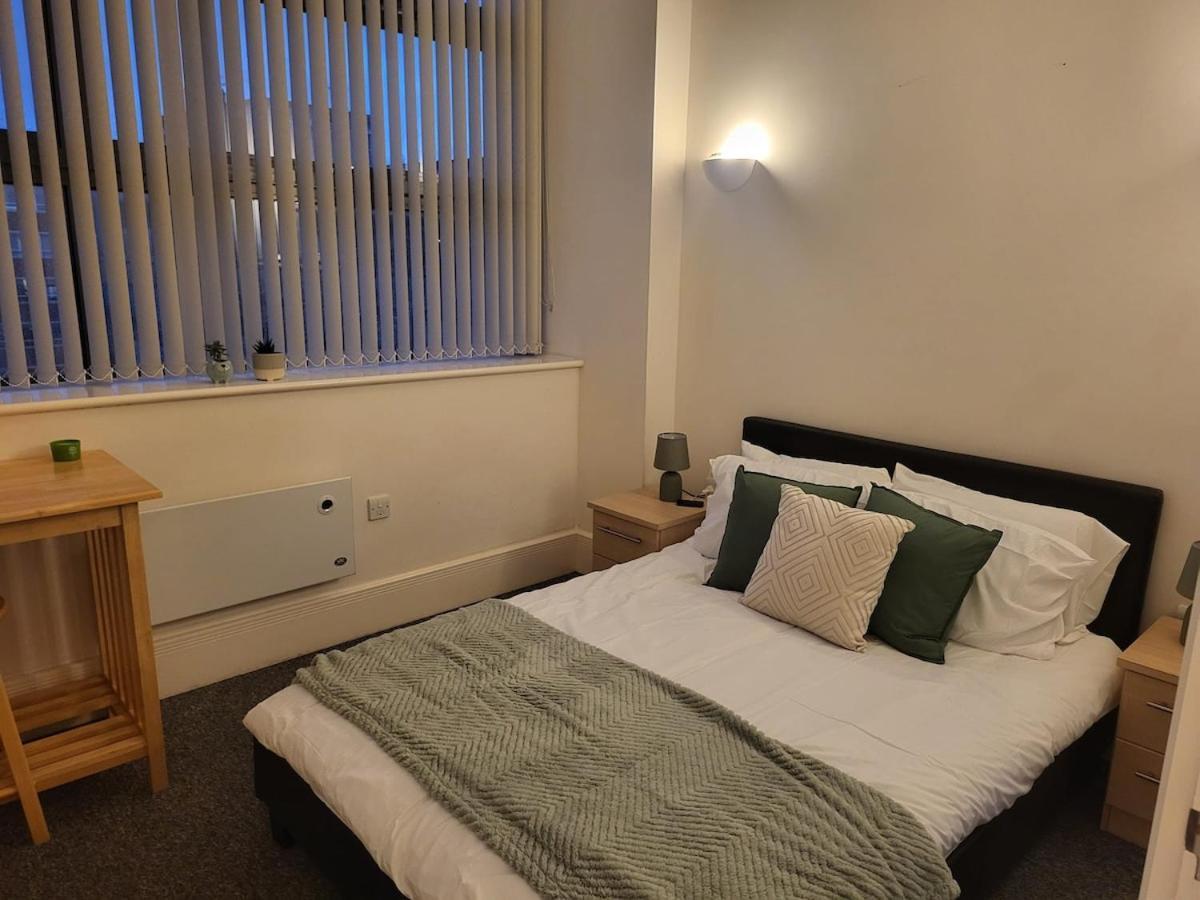 Spacious 2 Bedroom Flat In Centre Apartment Birmingham