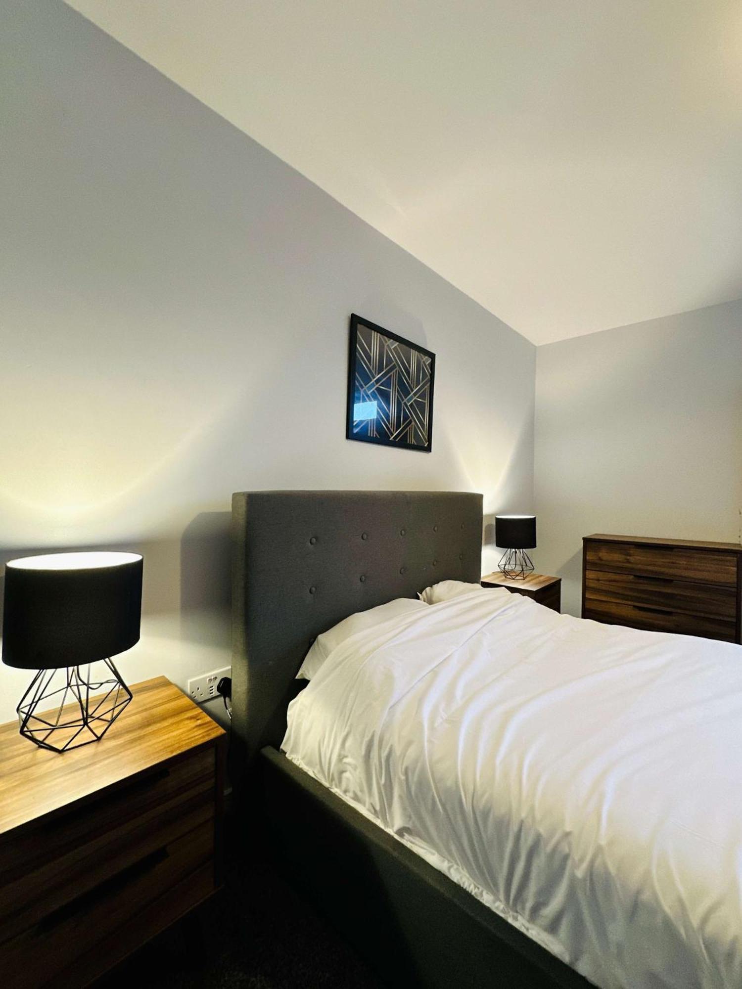 Bright 1 Bedroom Apartment, Apartment *