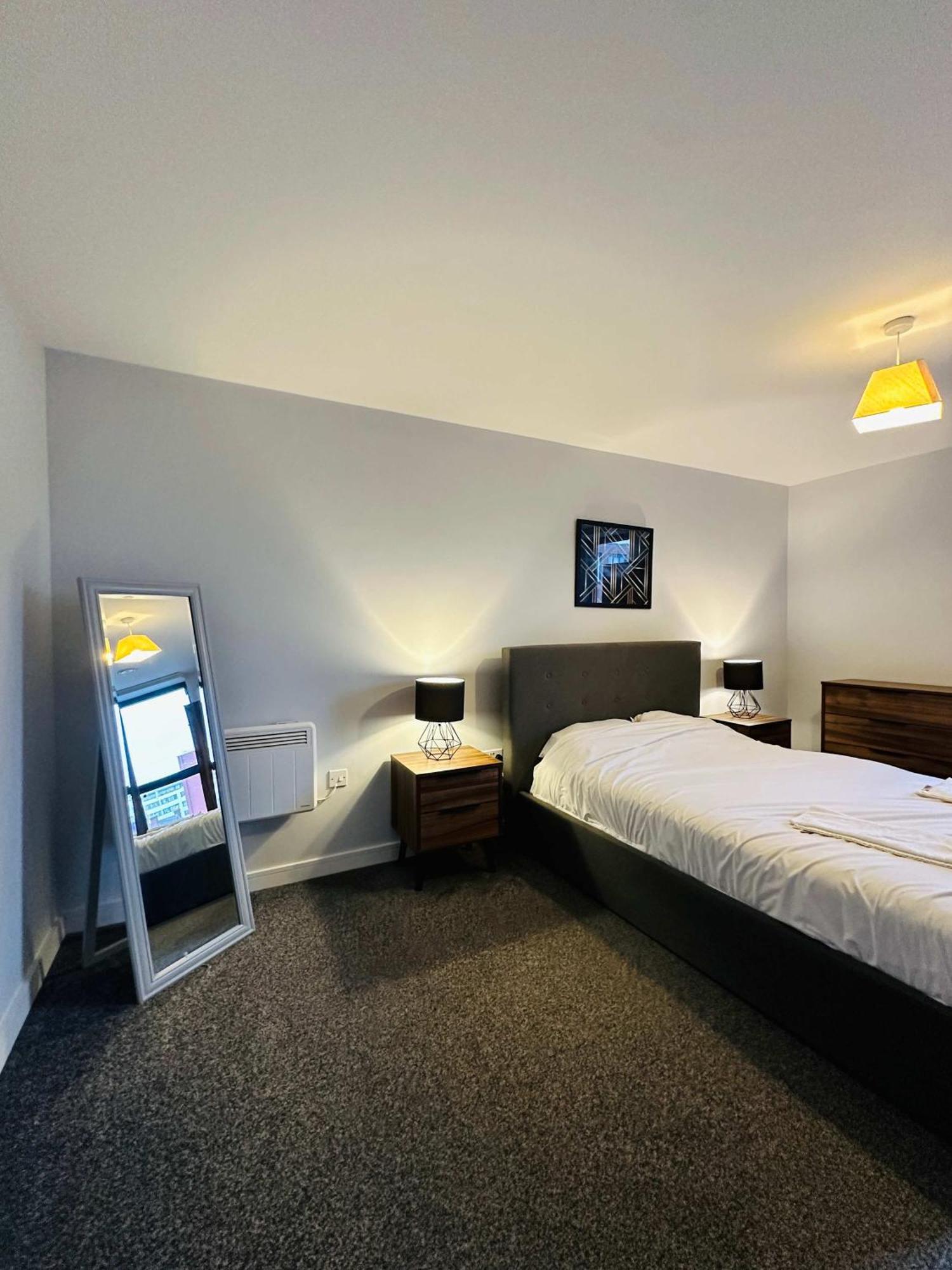 Apartment Bright 1 Bedroom Apartment,